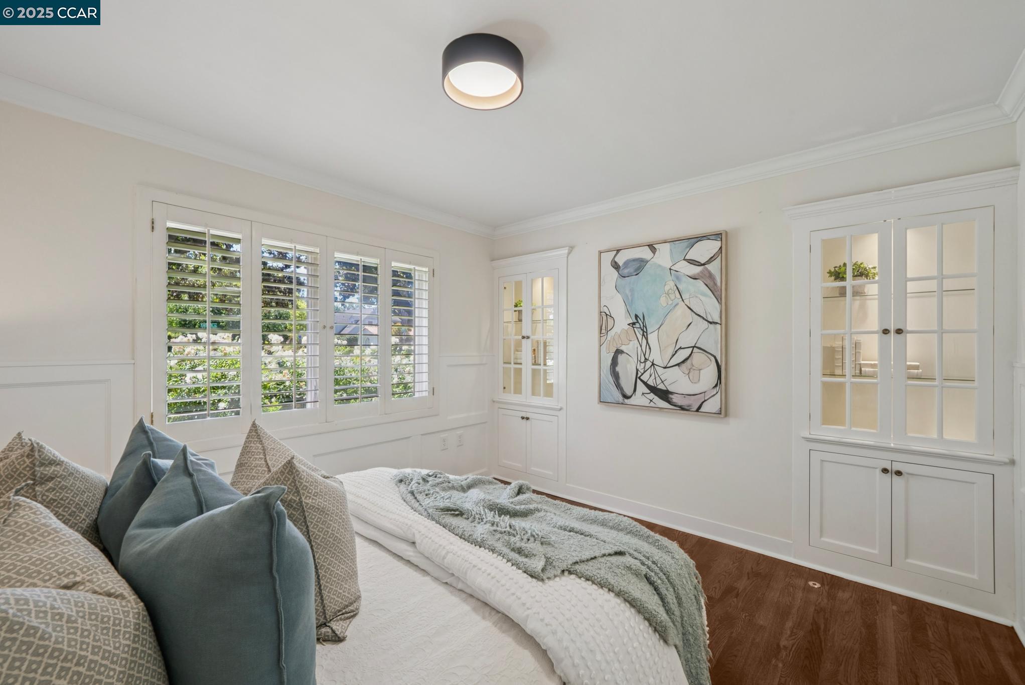 1102 Carolyn Ave