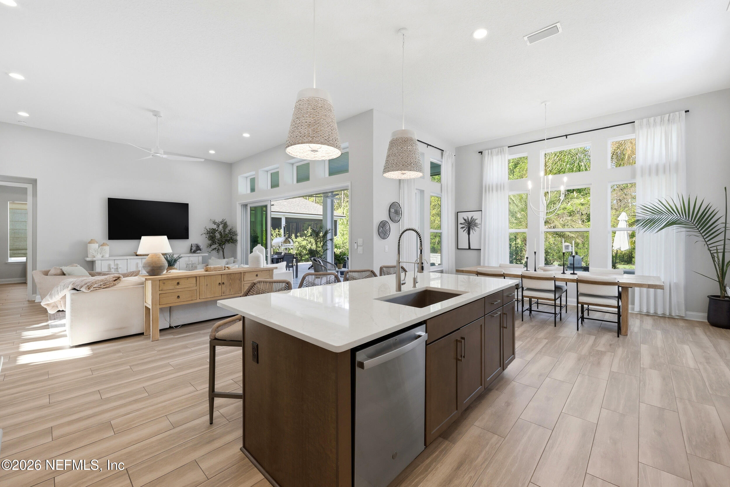 351 PALM CREST Drive