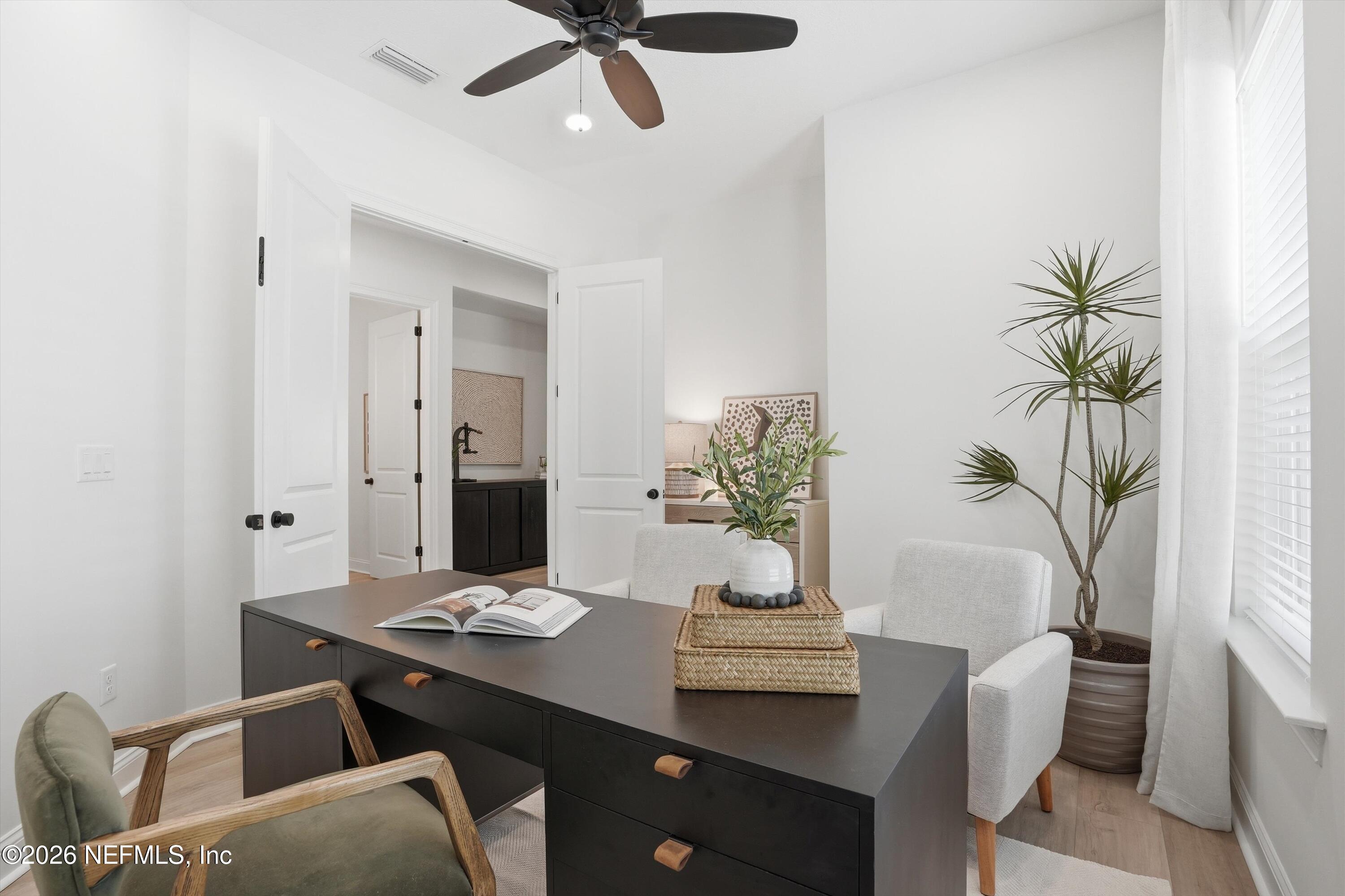 658 PALM CREST Drive
