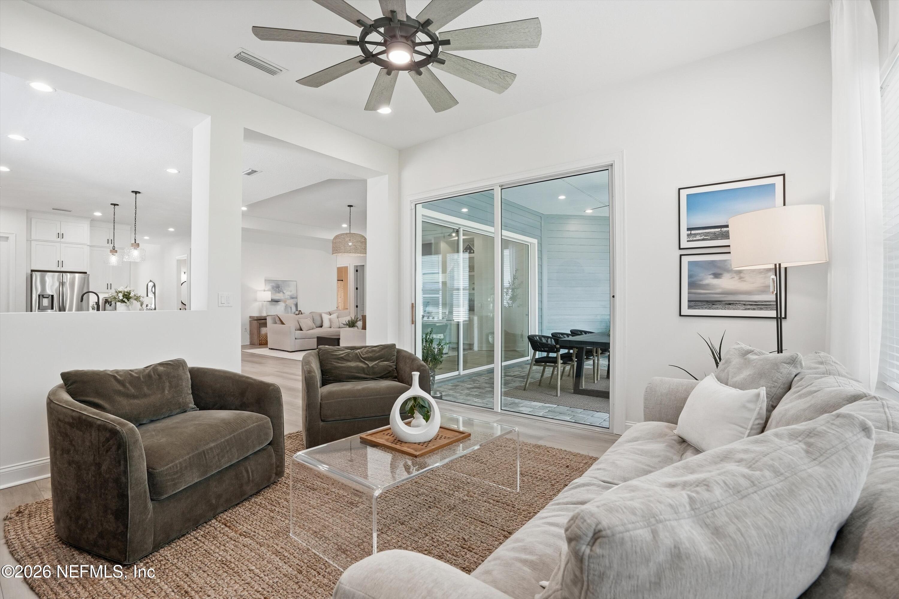 658 PALM CREST Drive