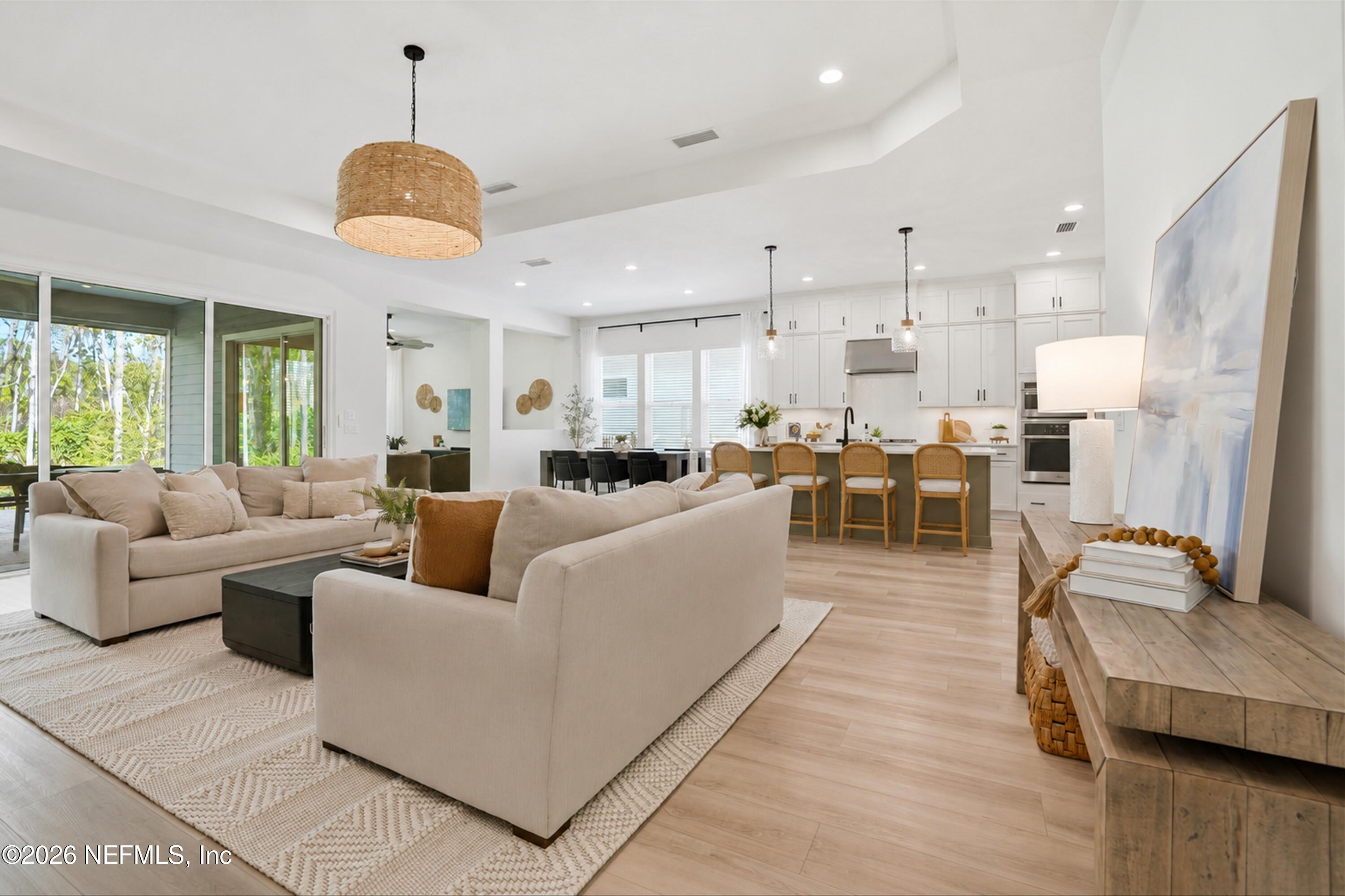 658 PALM CREST Drive