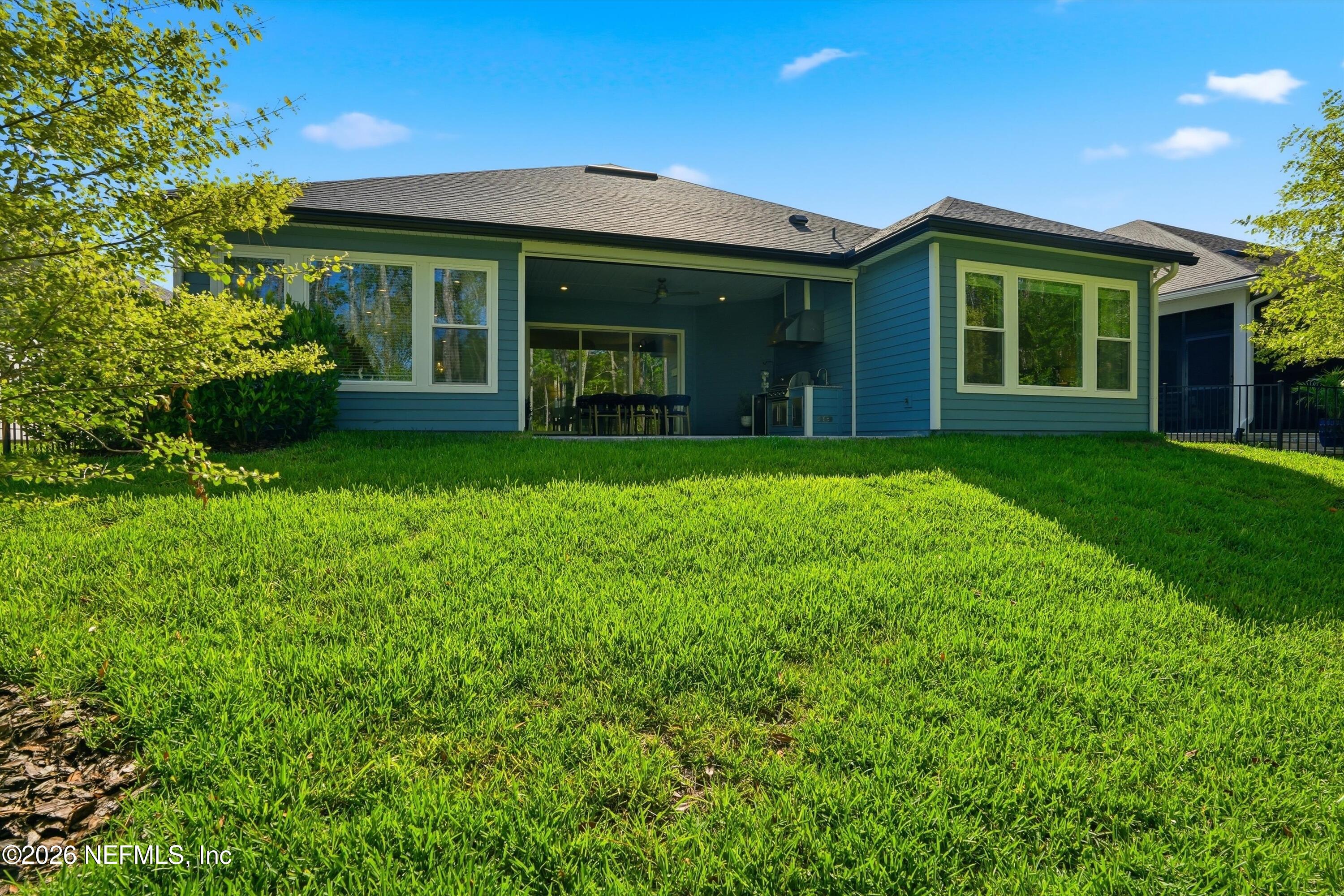 658 PALM CREST Drive