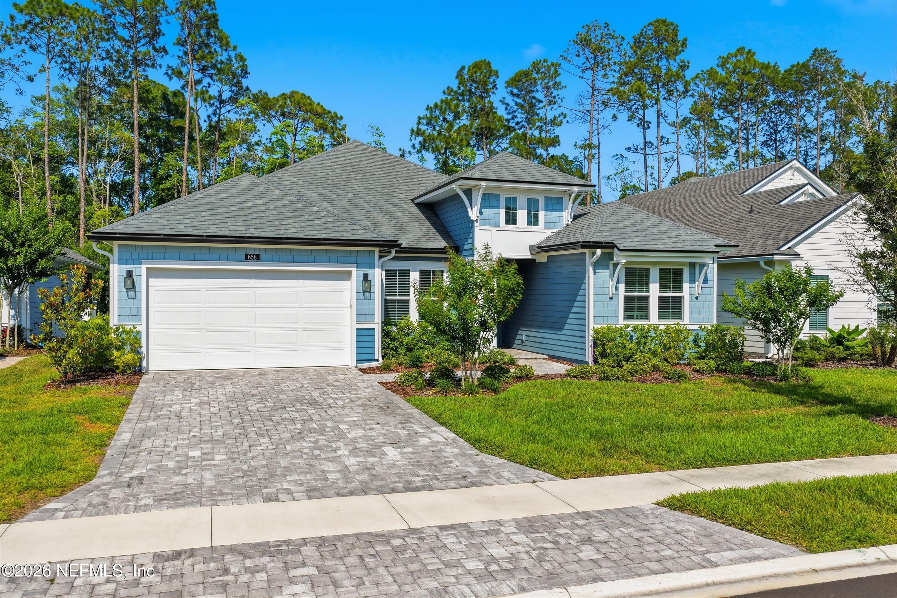 658 PALM CREST Drive