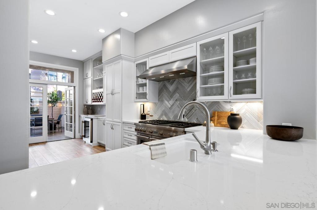 3715 Paseo Vista Famosa
