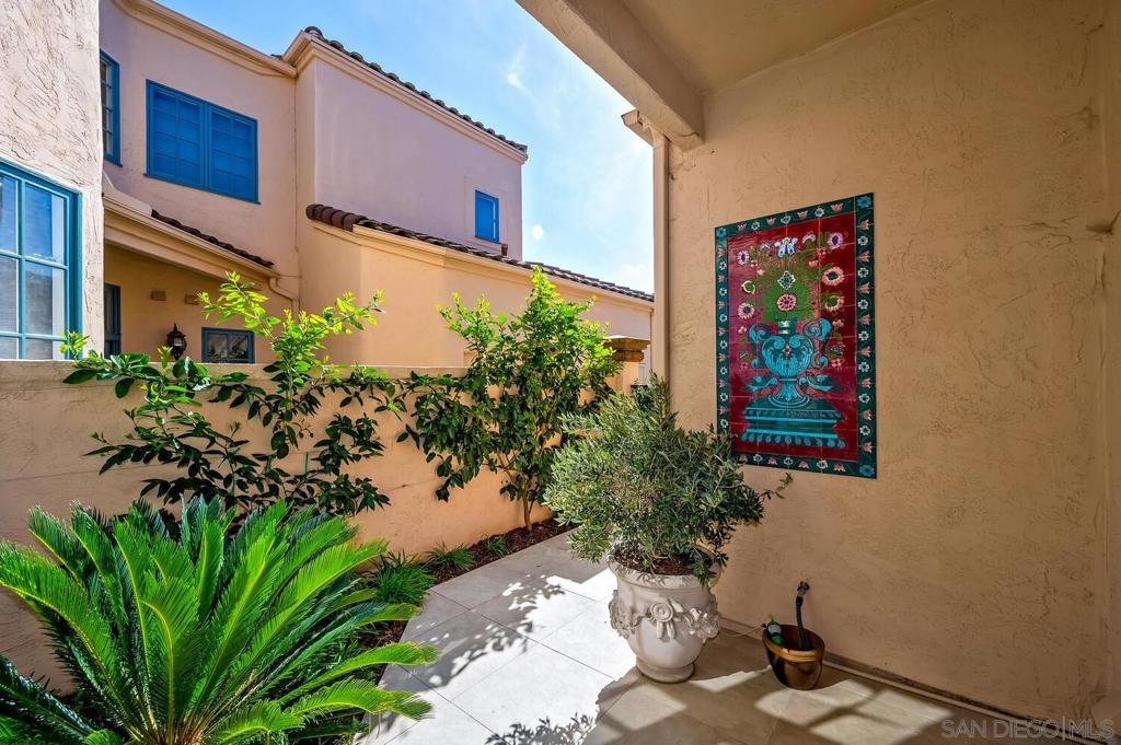 3715 Paseo Vista Famosa