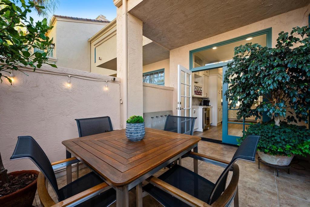 3715 Paseo Vista Famosa