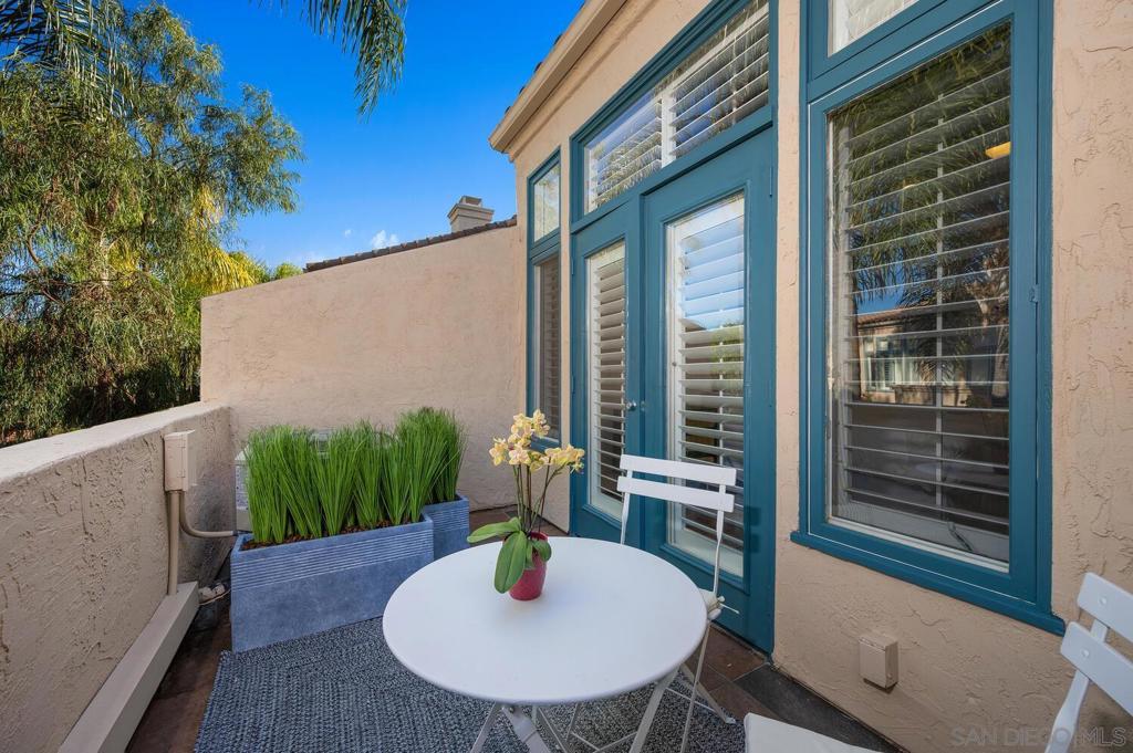 3715 Paseo Vista Famosa