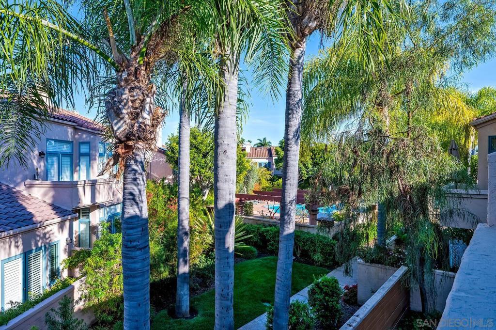 3715 Paseo Vista Famosa