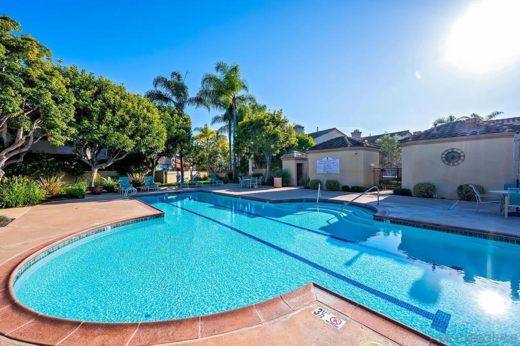 3715 Paseo Vista Famosa