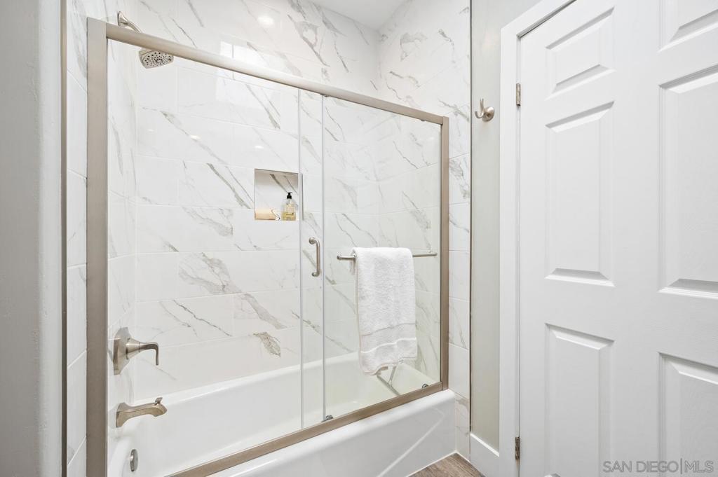 3715 Paseo Vista Famosa