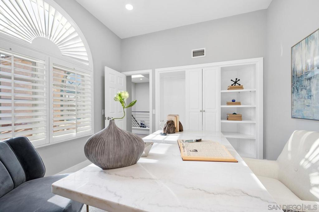 3715 Paseo Vista Famosa