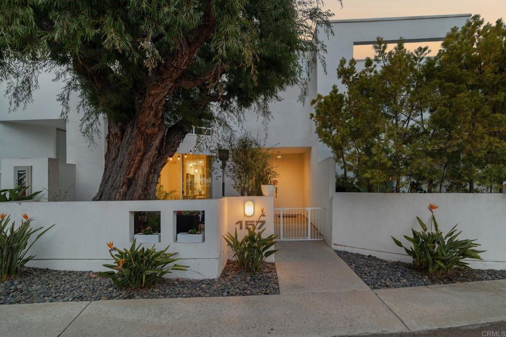 157 Mozart Avenue