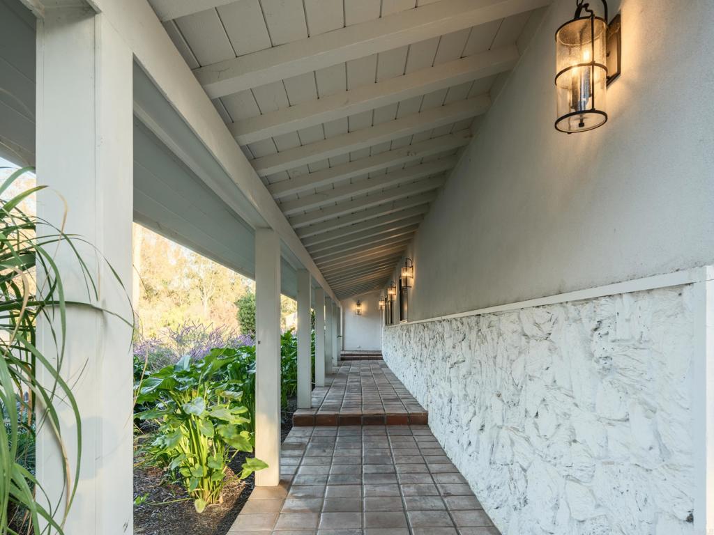 14980 Via De La Valle