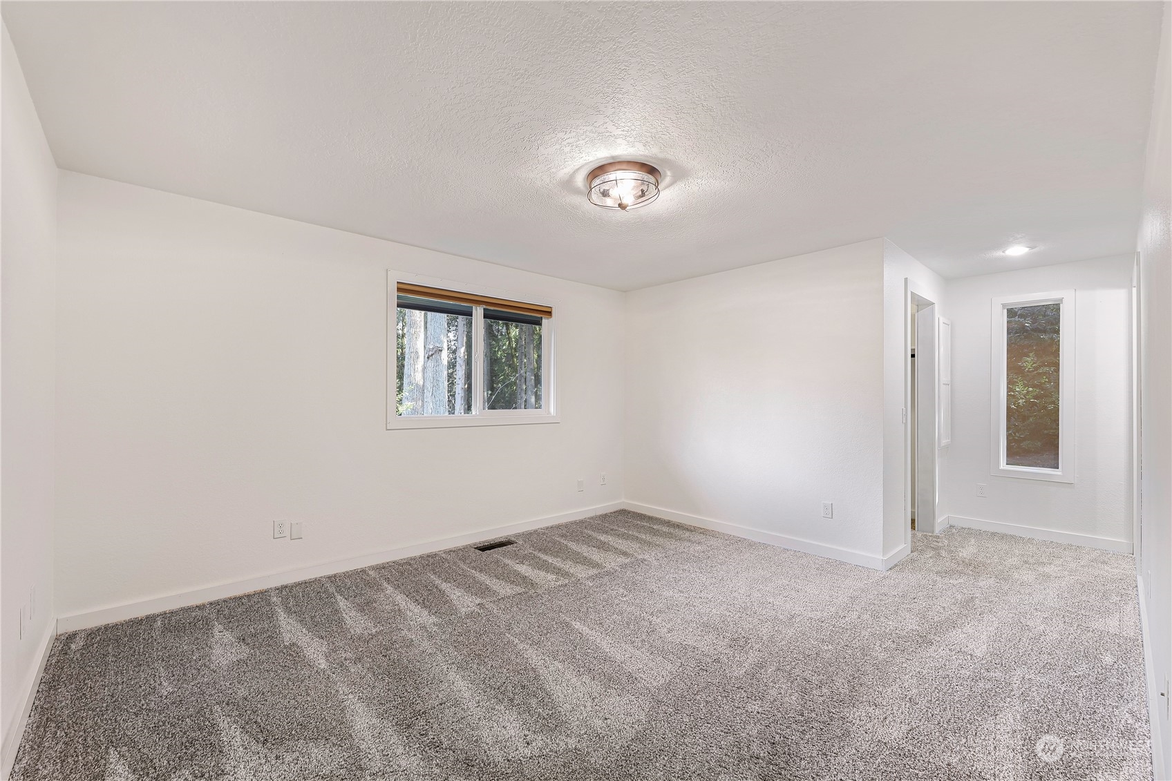 1228 252nd Street NW