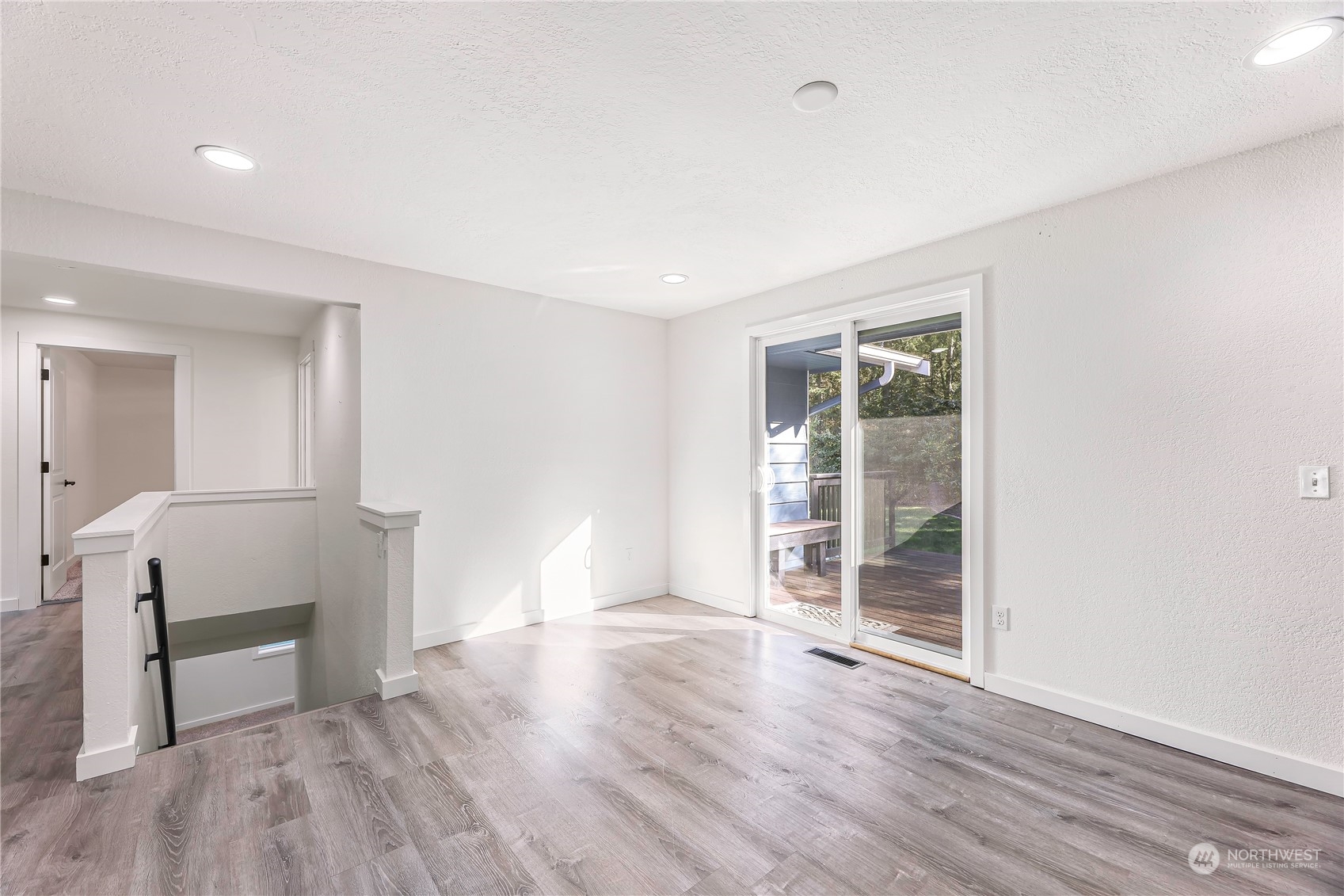 1228 252nd Street NW