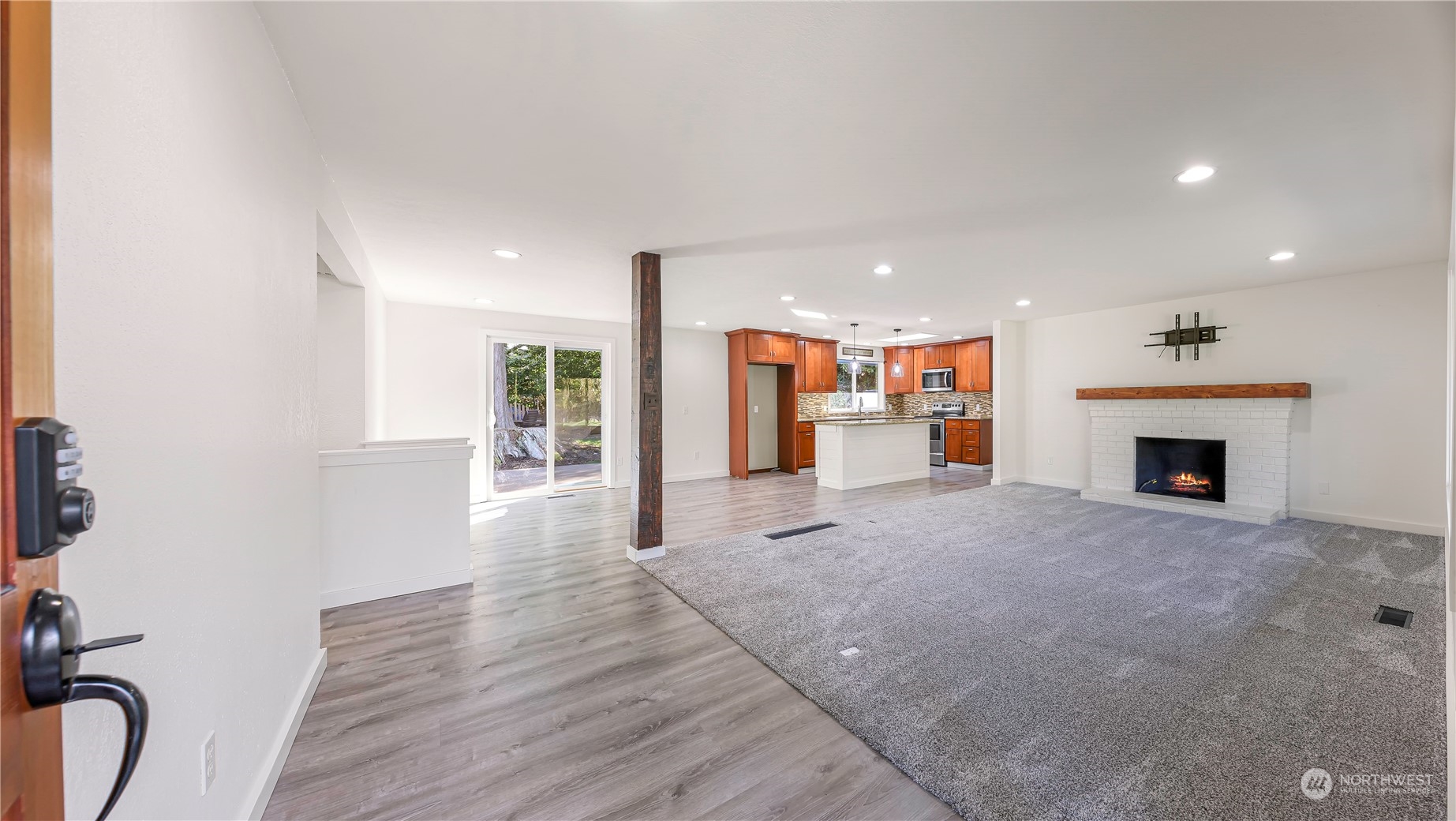 1228 252nd Street NW