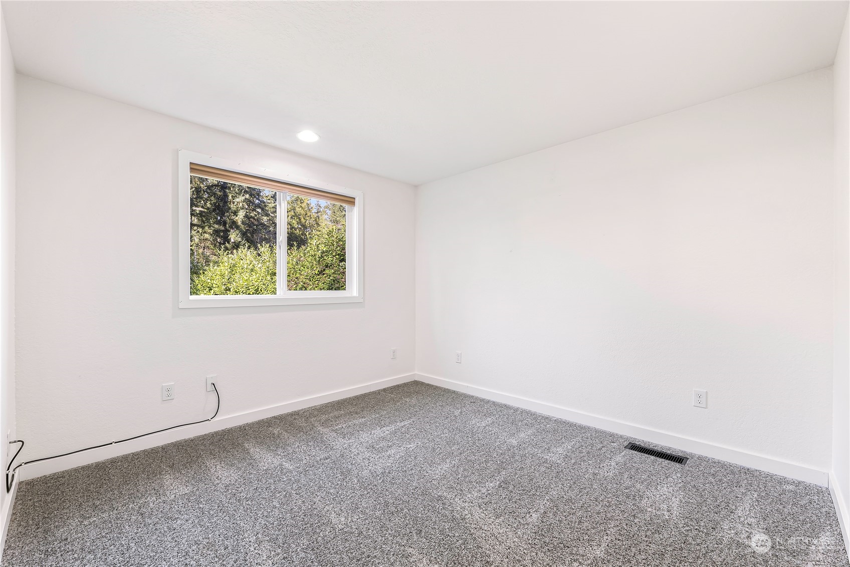 1228 252nd Street NW