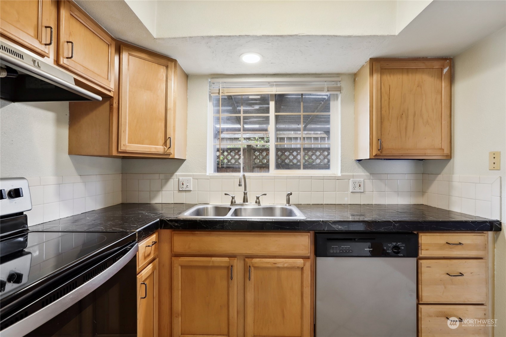 3311 Redwood Avenue #3