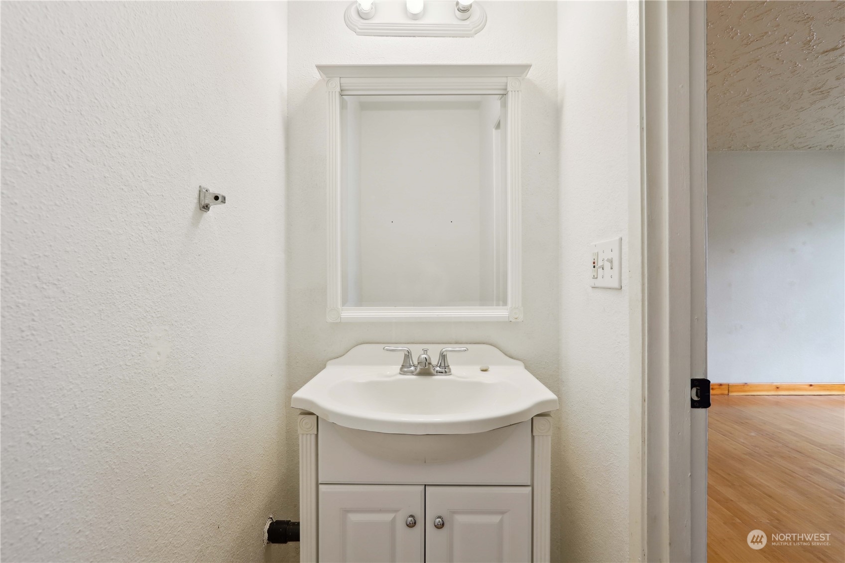 3311 Redwood Avenue #3