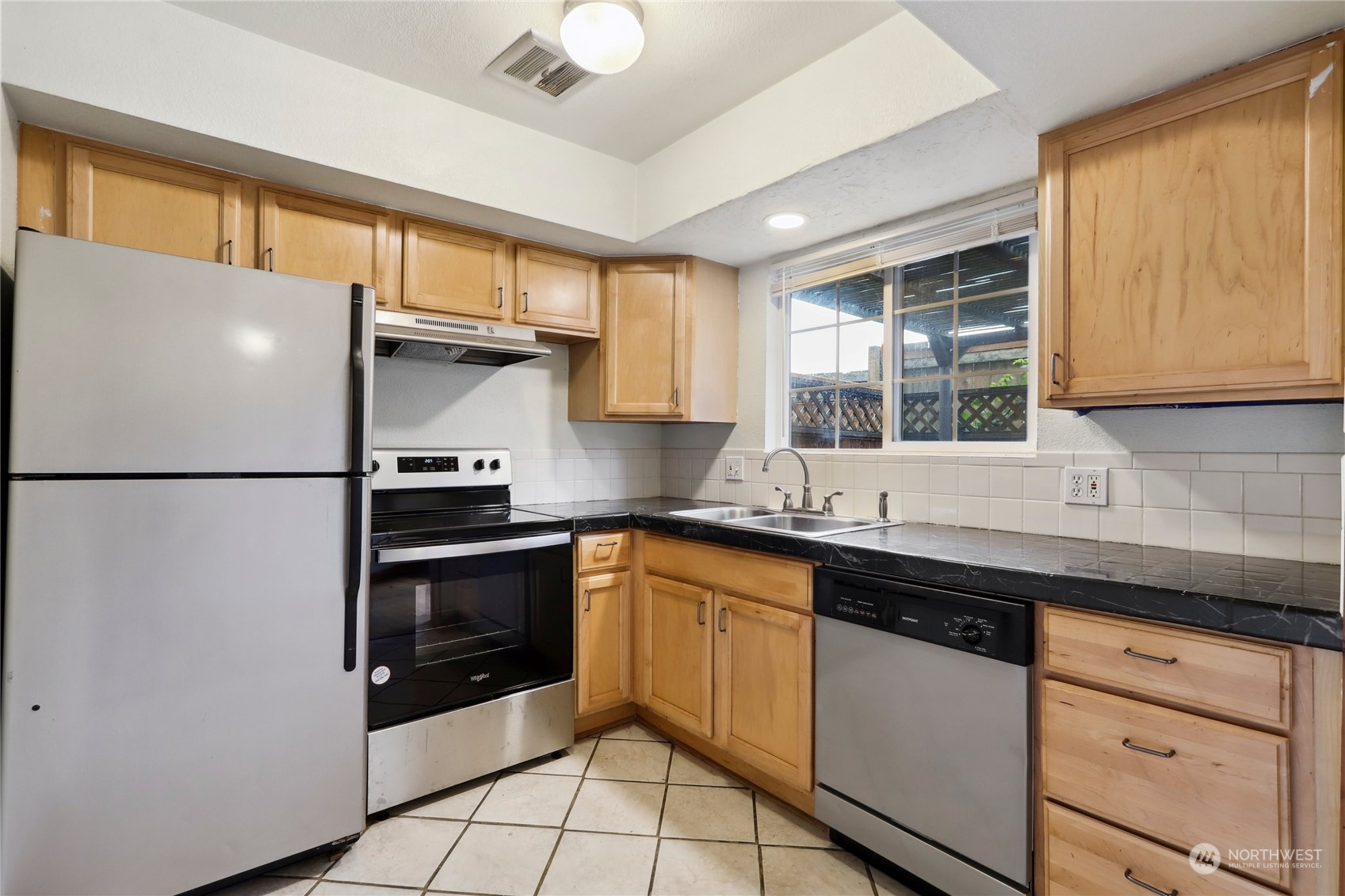 3311 Redwood Avenue #3