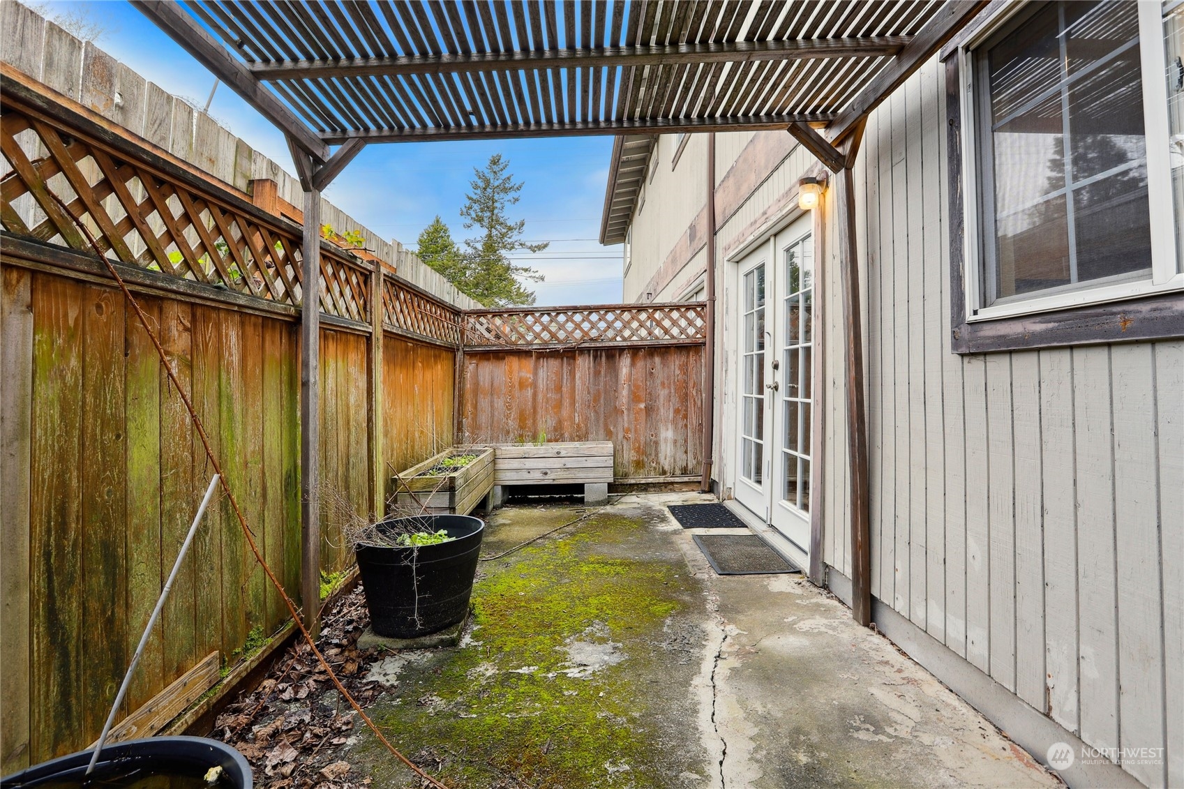 3311 Redwood Avenue #3