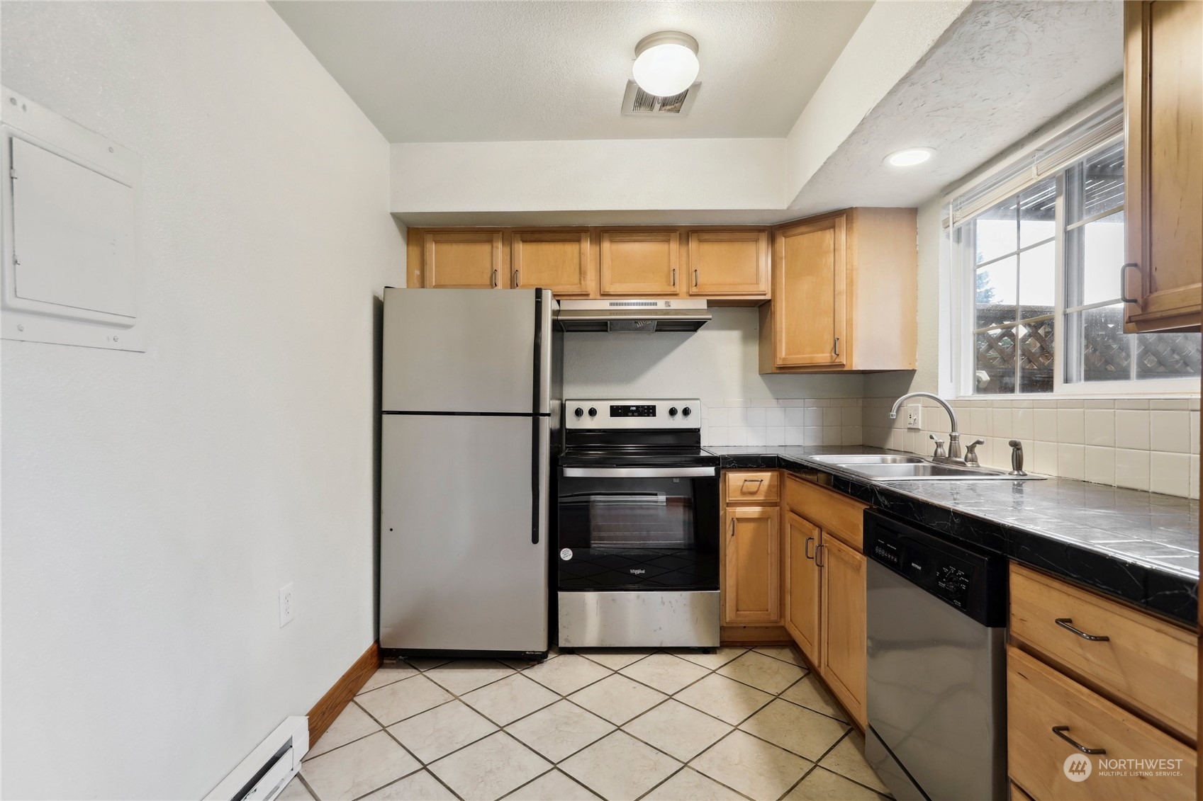 3311 Redwood Avenue #3