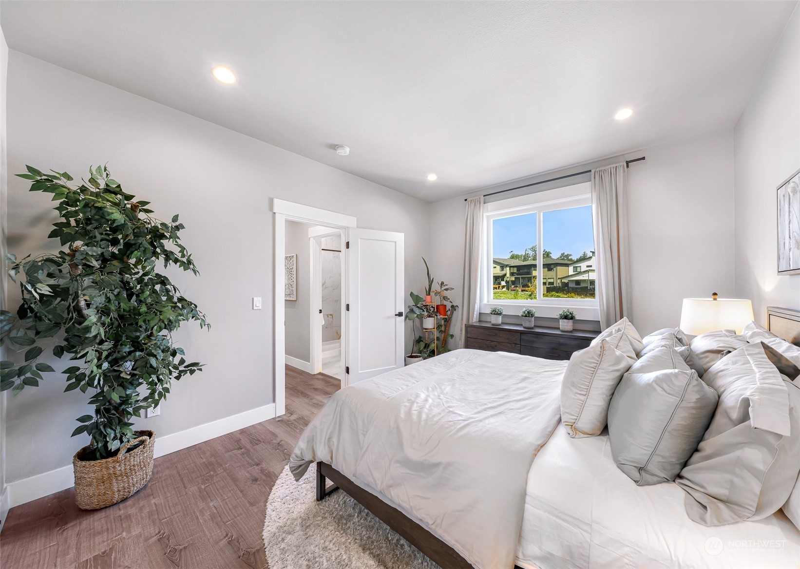 6225 N Beulah Avenue