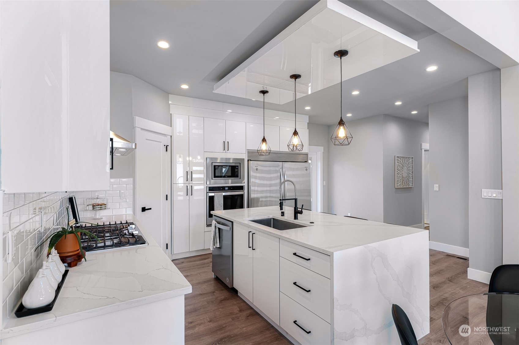 6225 N Beulah Avenue