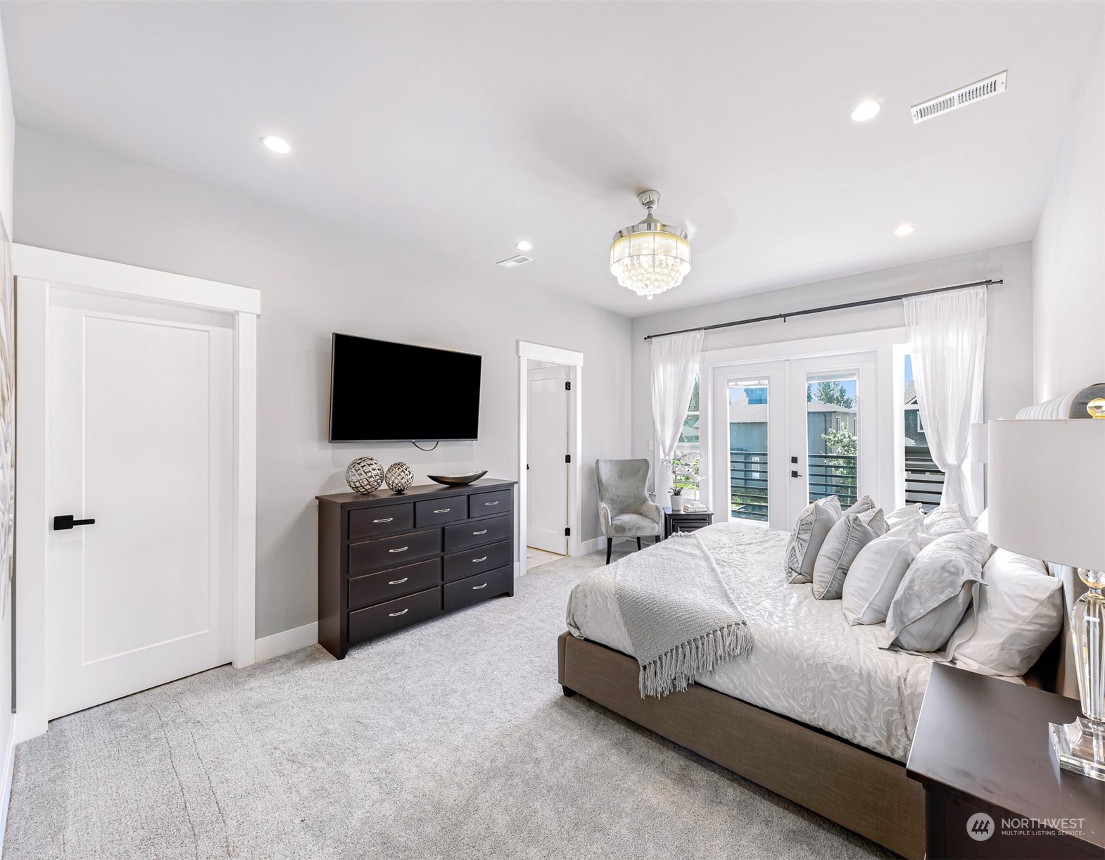 6225 N Beulah Avenue