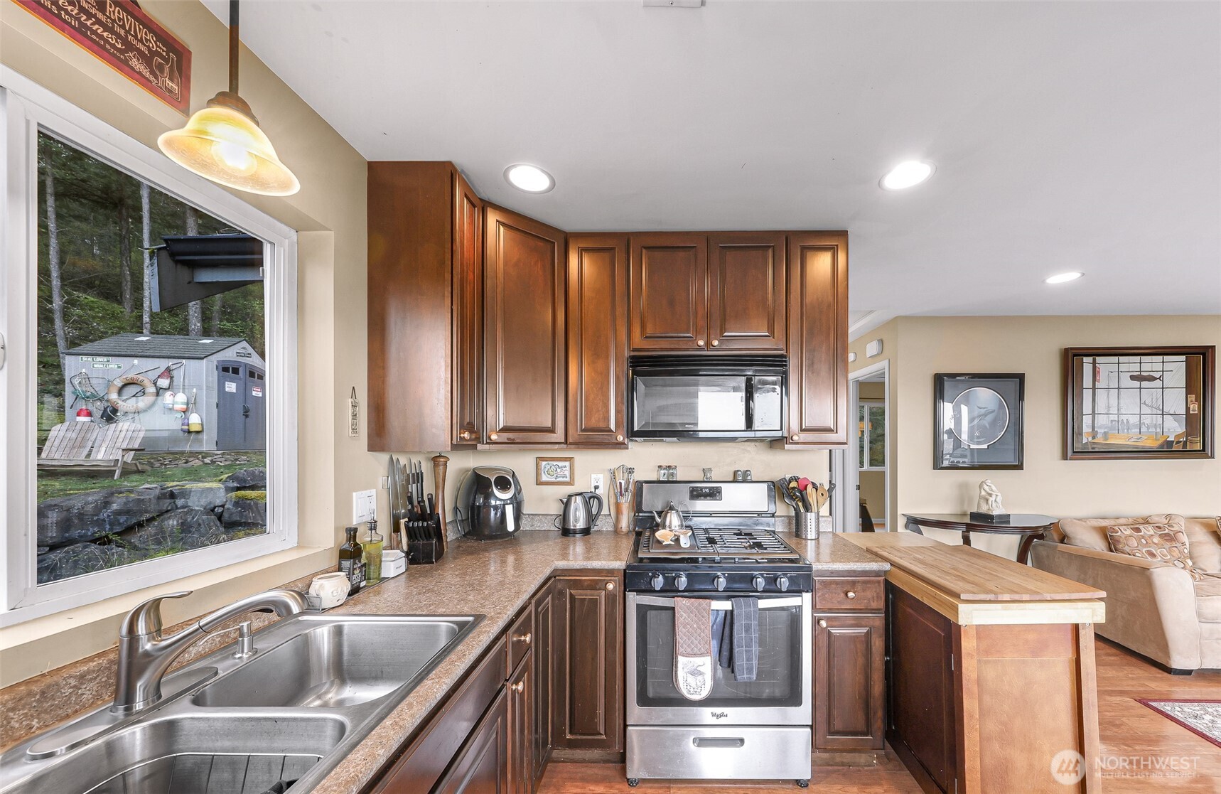 3040 Mt Vista Drive