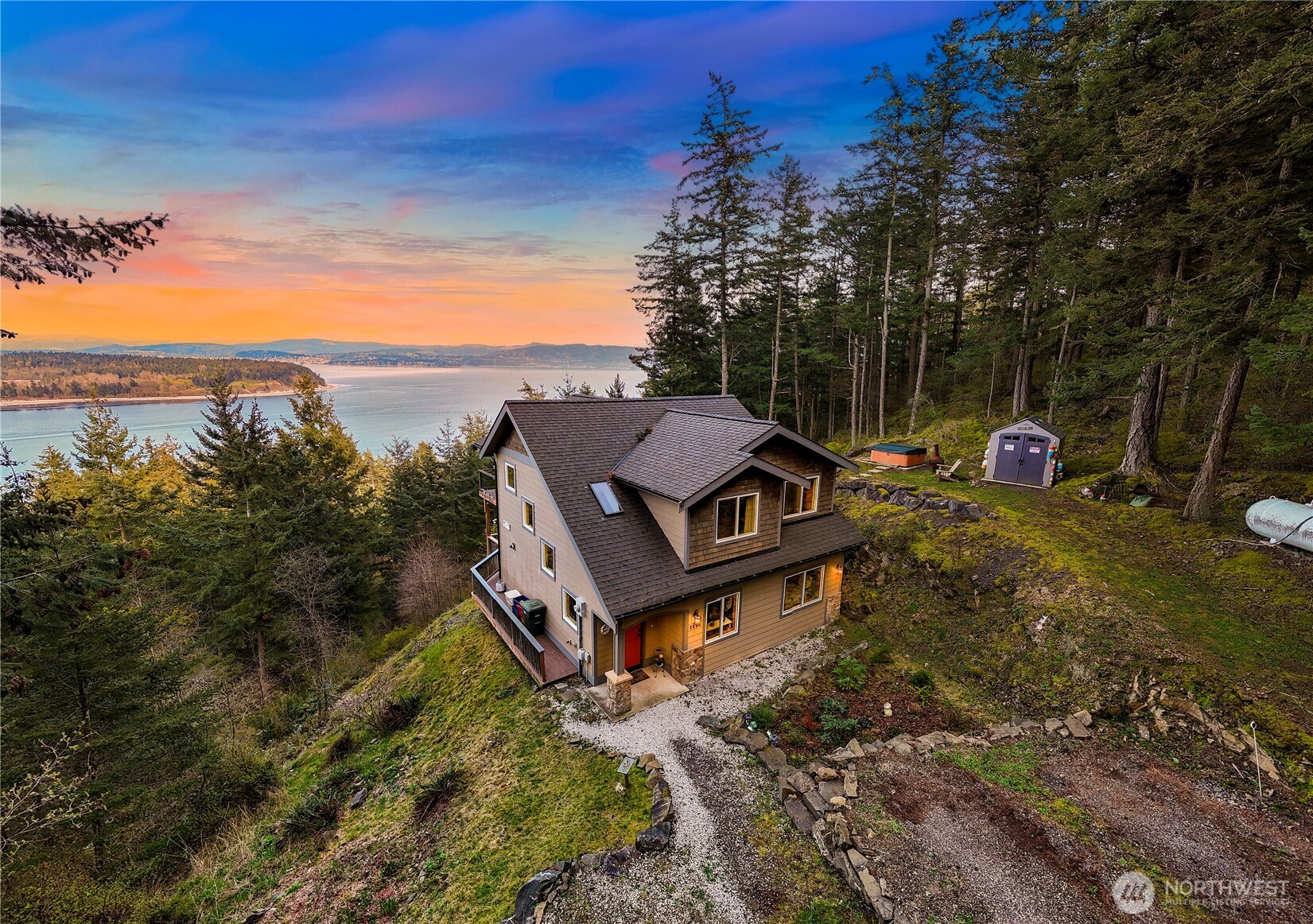 3040 Mt Vista Drive
