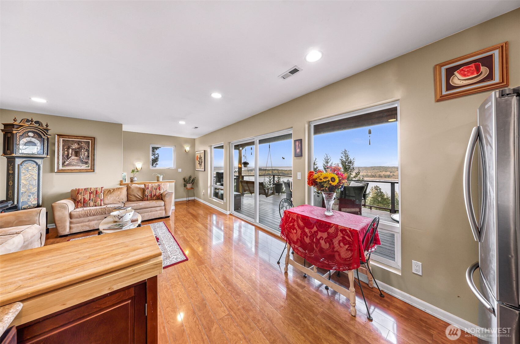 3040 Mt Vista Drive