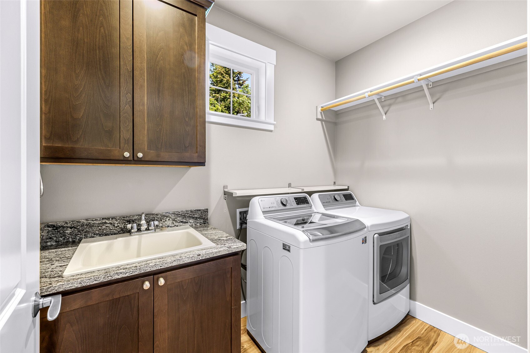 3813 Rock Ridge Parkway