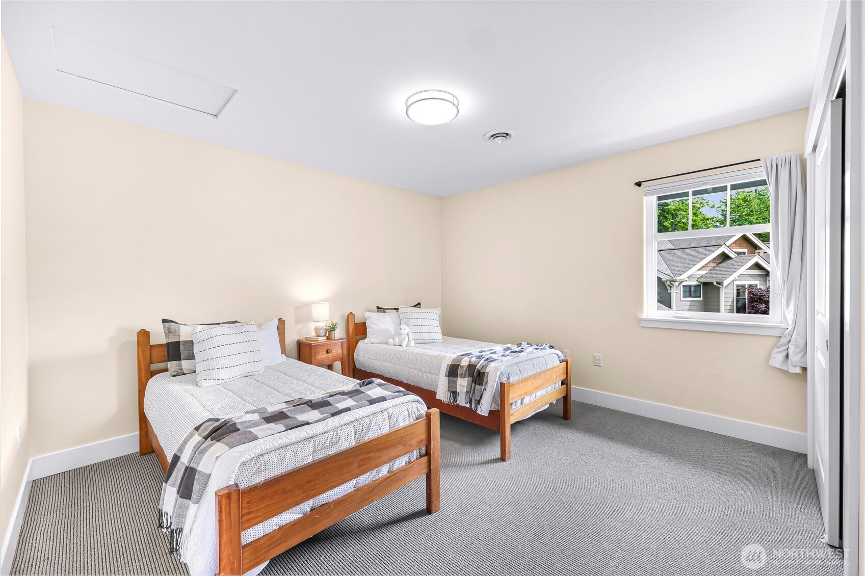 3813 Rock Ridge Parkway