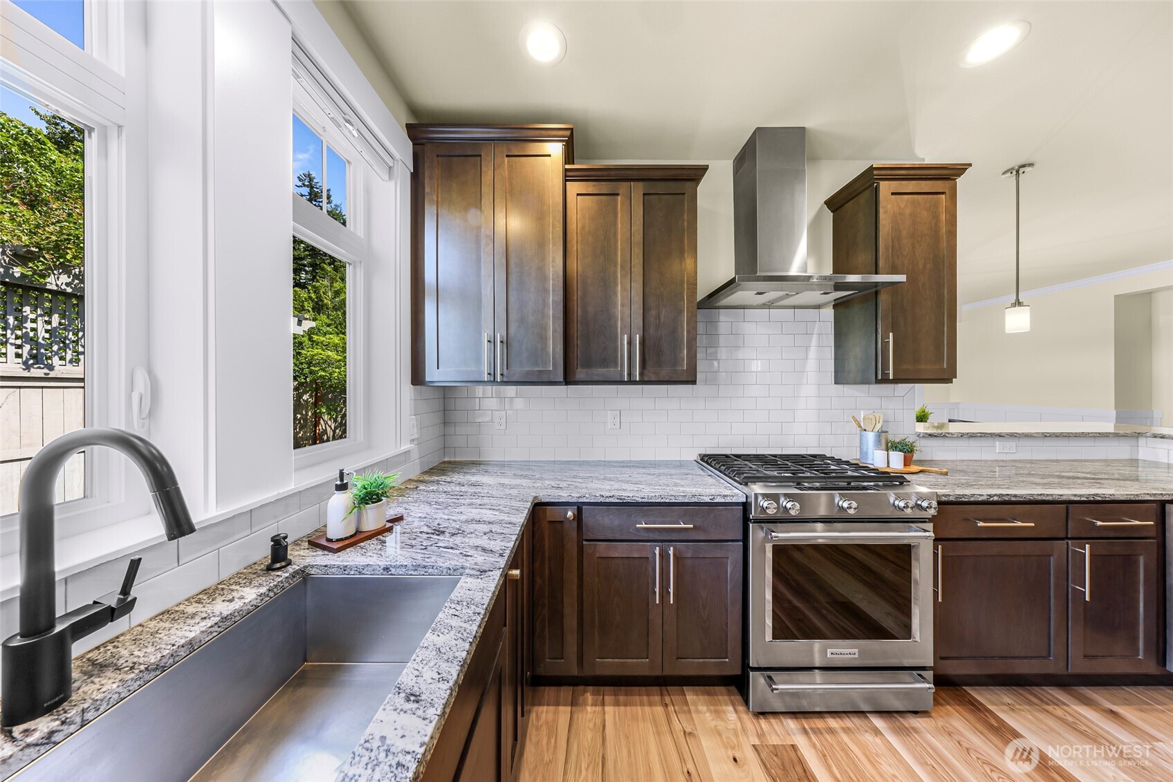 3813 Rock Ridge Parkway