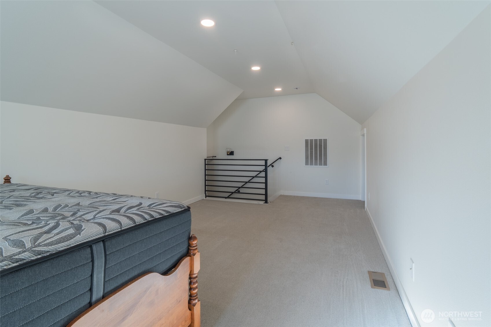 806 Mapleridge Drive
