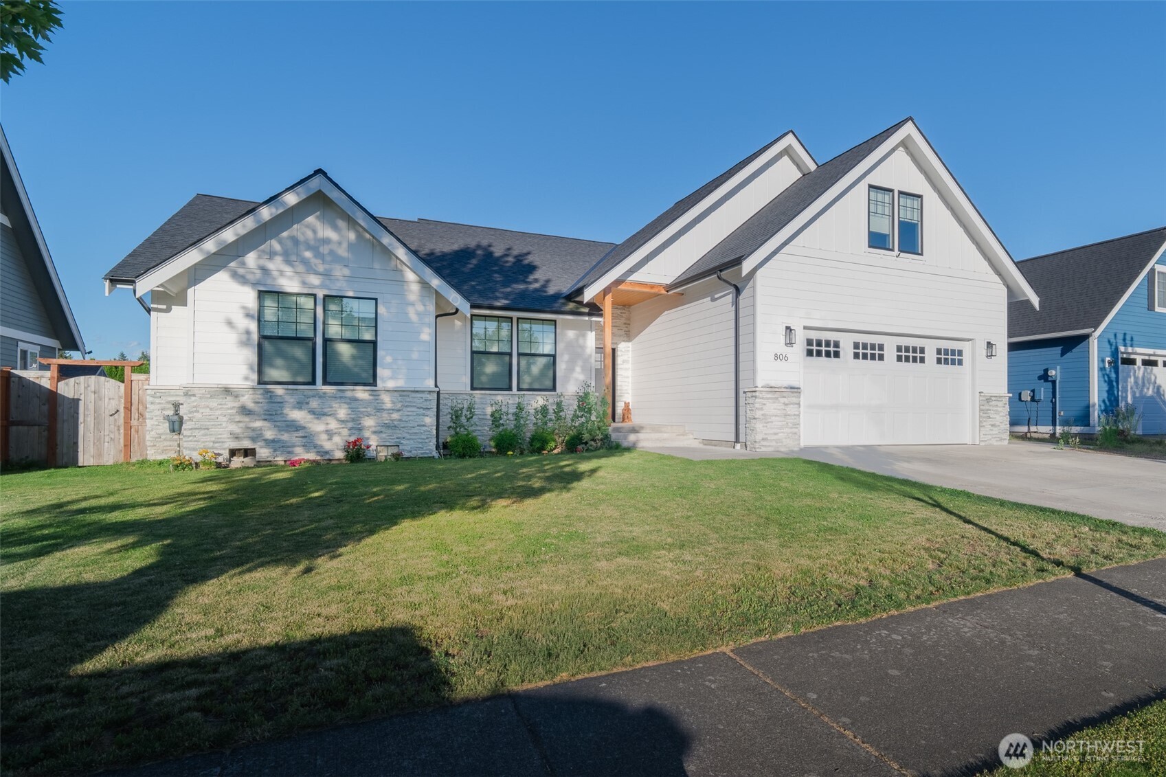 806 Mapleridge Drive