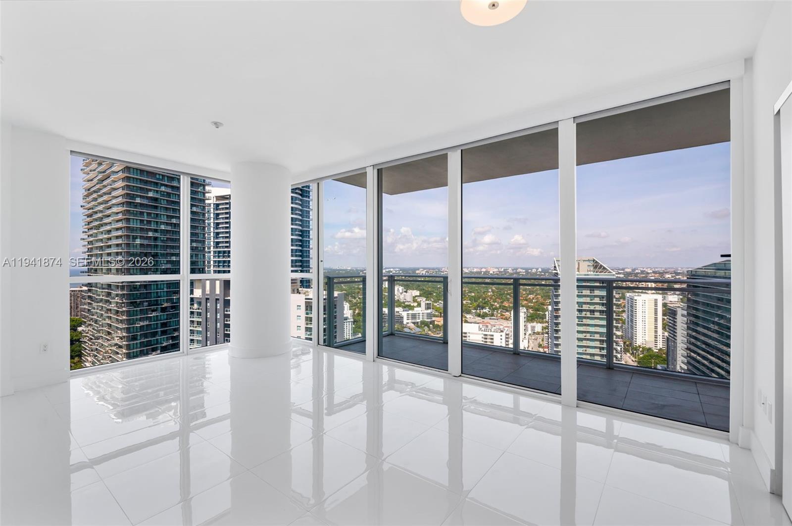 1080 Brickell Ave # 3901 Unit: 3900-3901