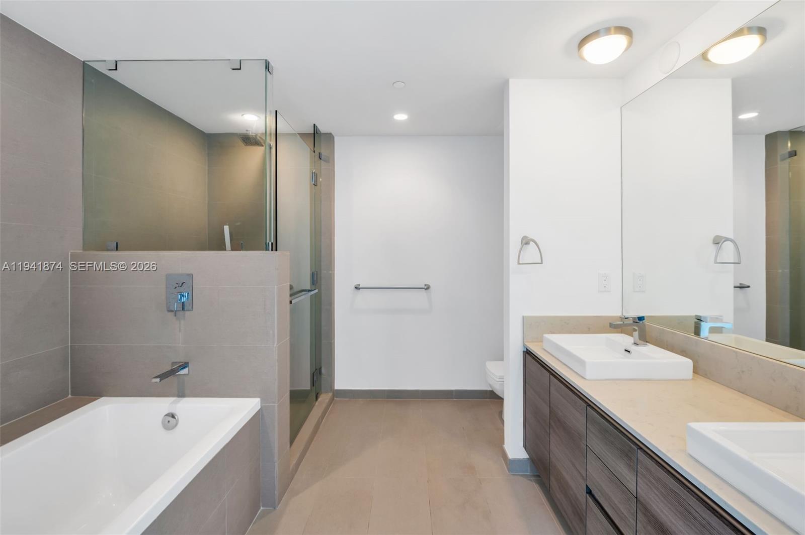 1080 Brickell Ave # 3901 Unit: 3900-3901