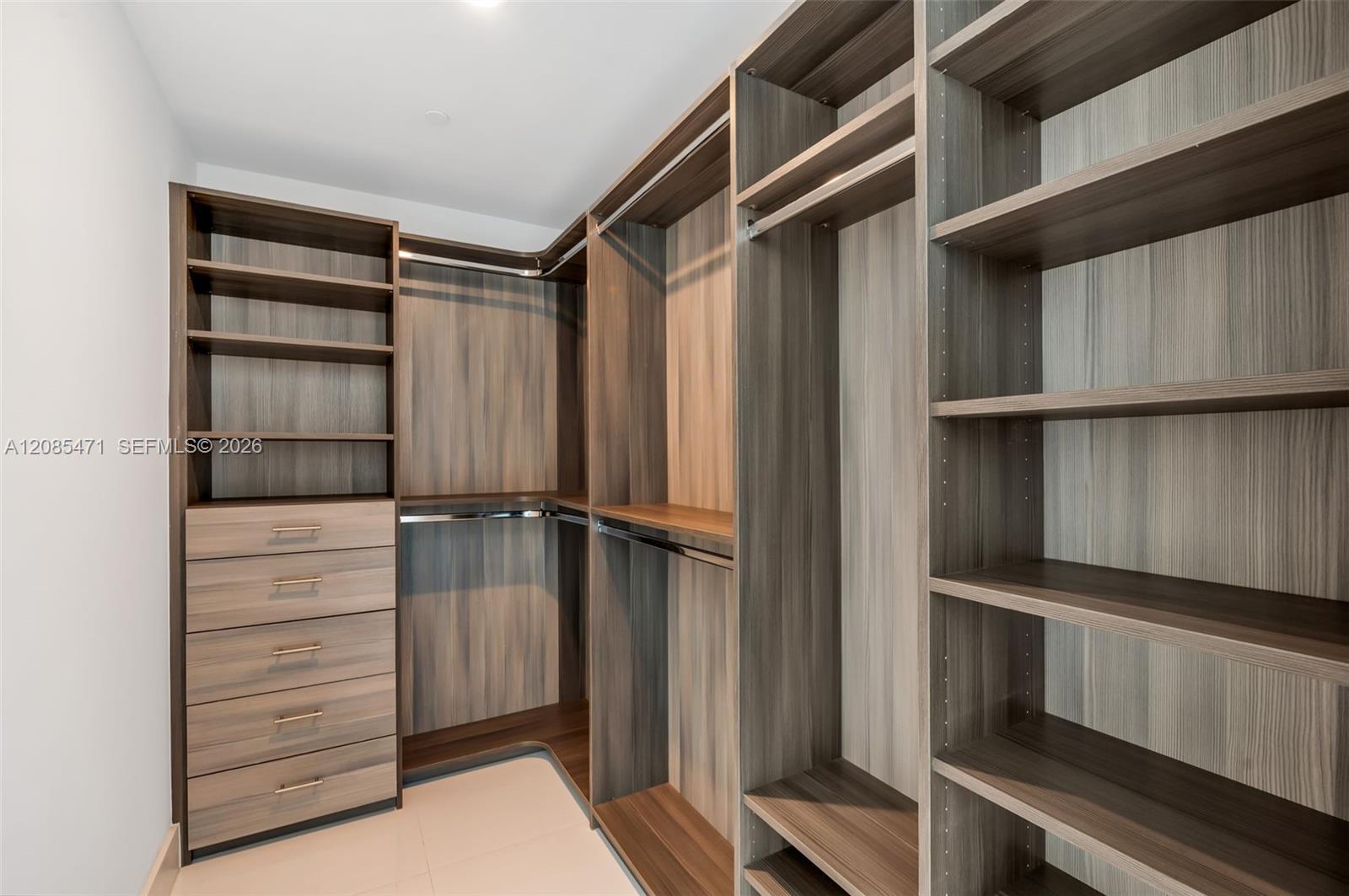 1080 Brickell Ave # 3901 Unit: 3900-3901