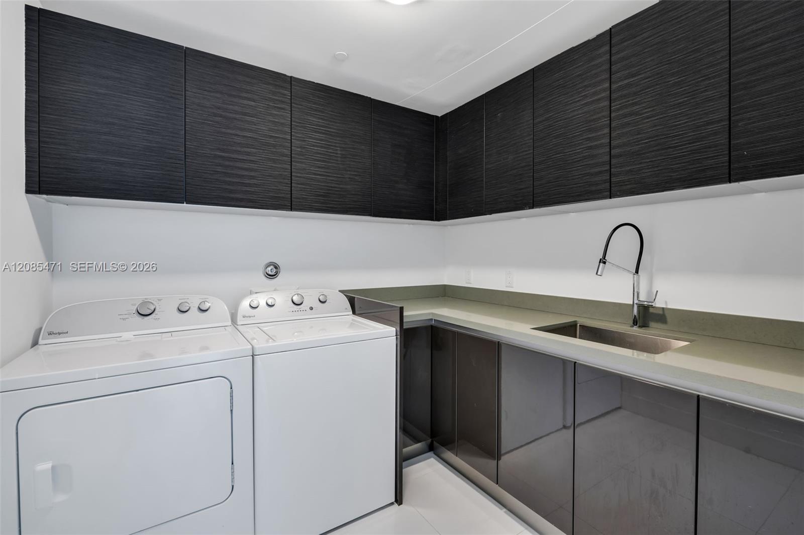 1080 Brickell Ave # 3901 Unit: 3900-3901