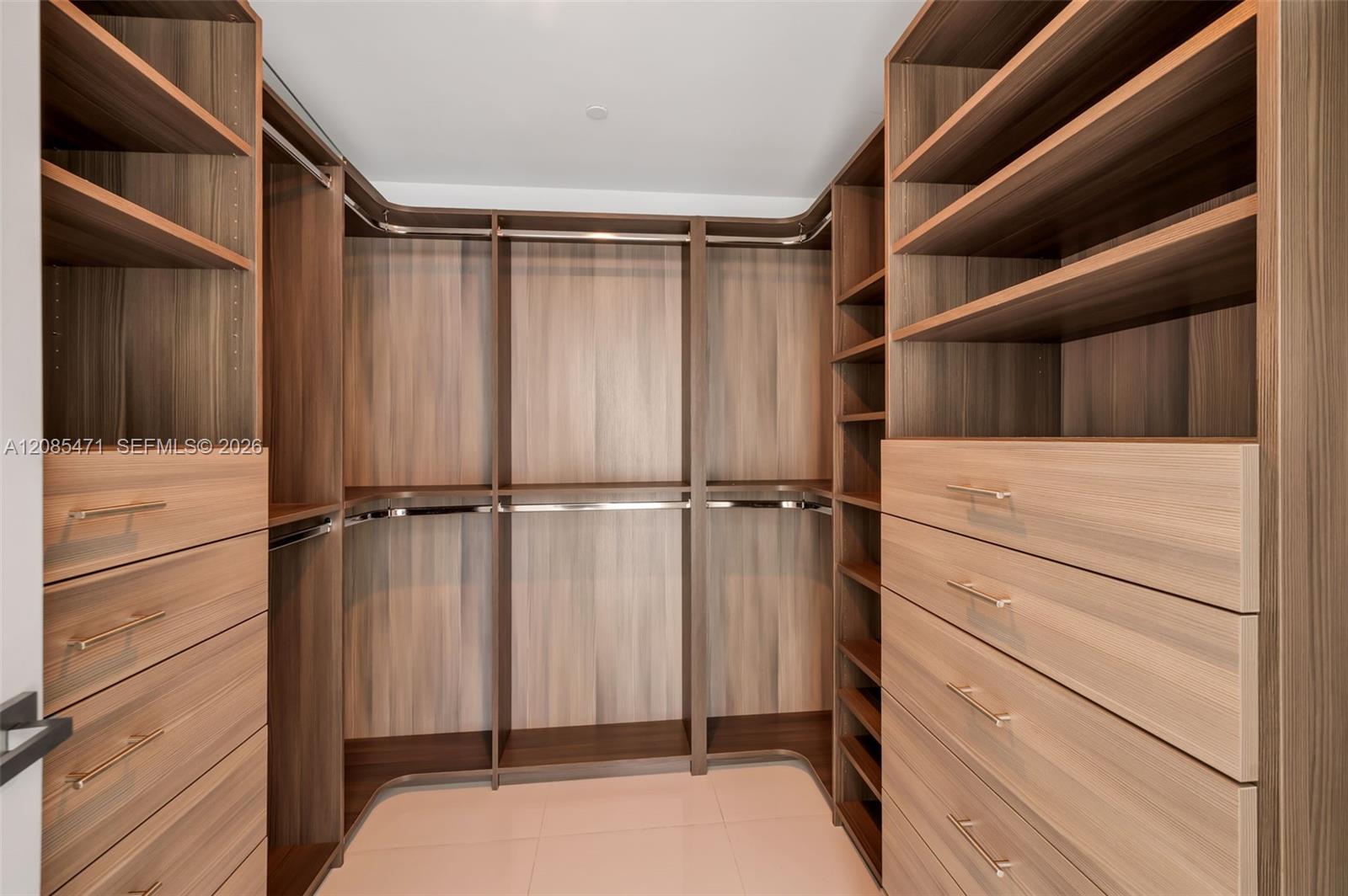 1080 Brickell Ave # 3901 Unit: 3900-3901