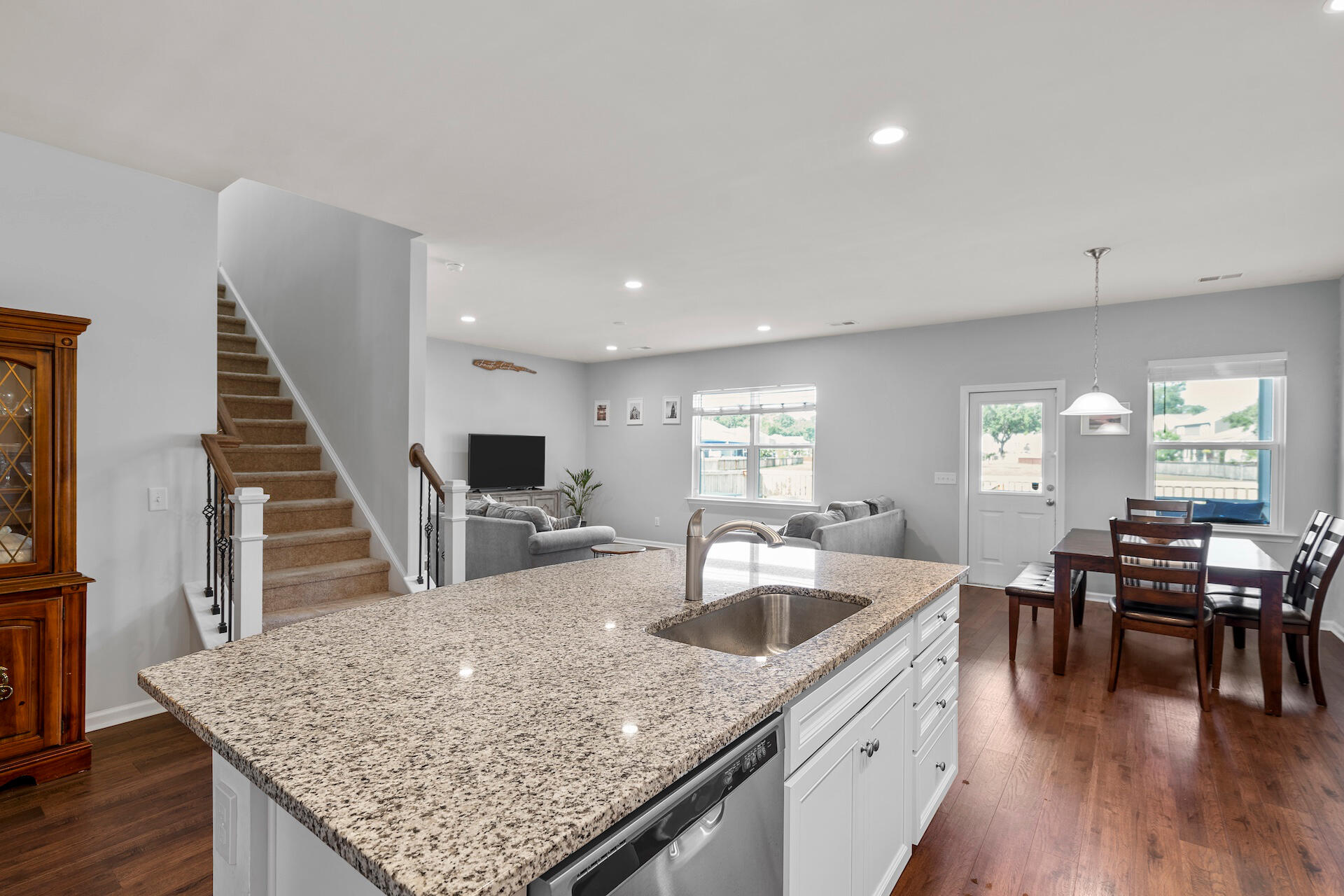 1957 Zonny Moss Drive