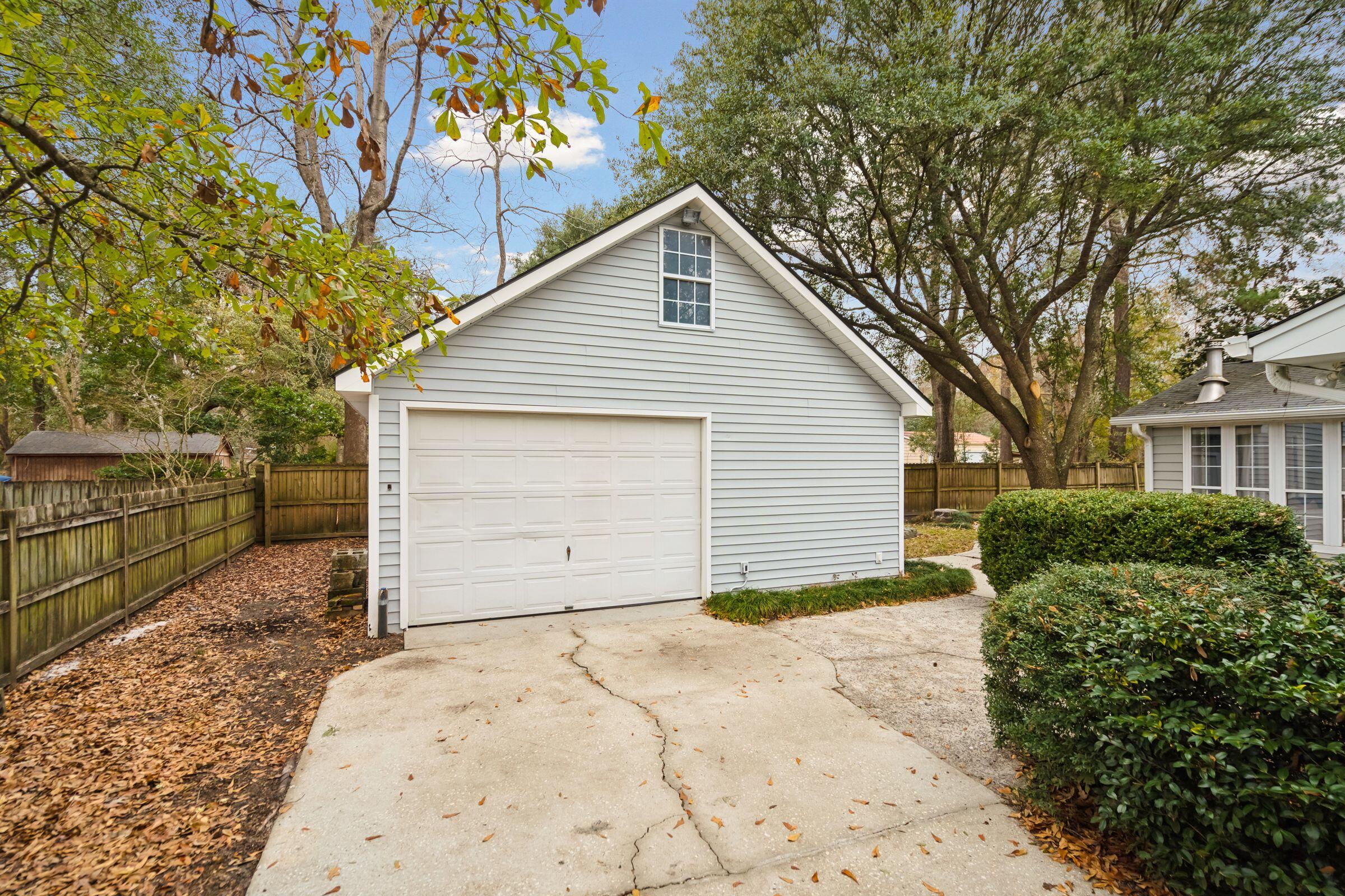 2315 Oakland Road