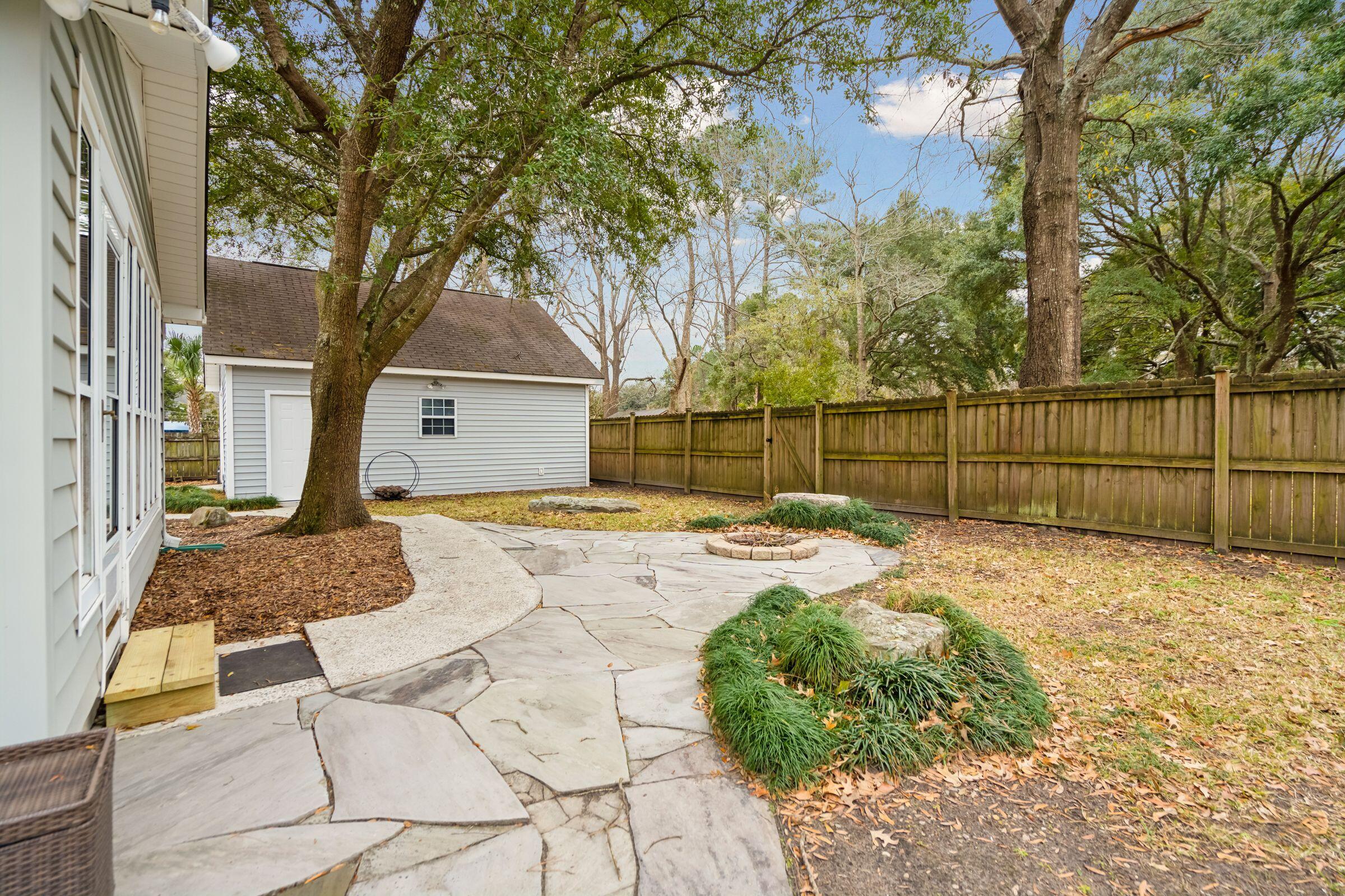 2315 Oakland Road