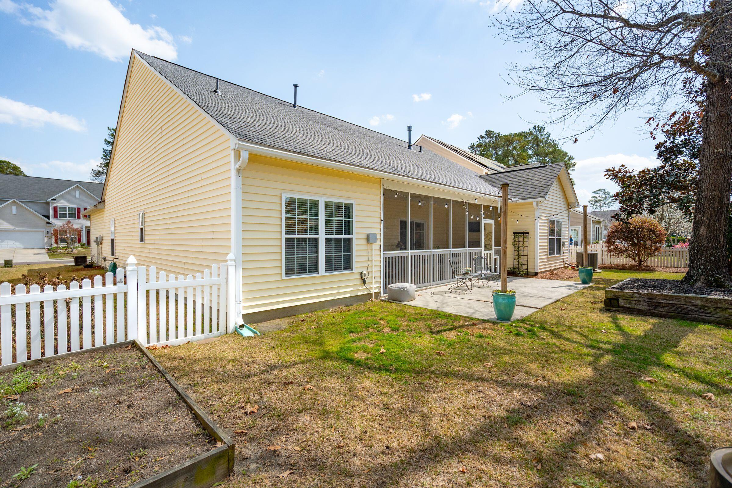 7503 Hawks Circle