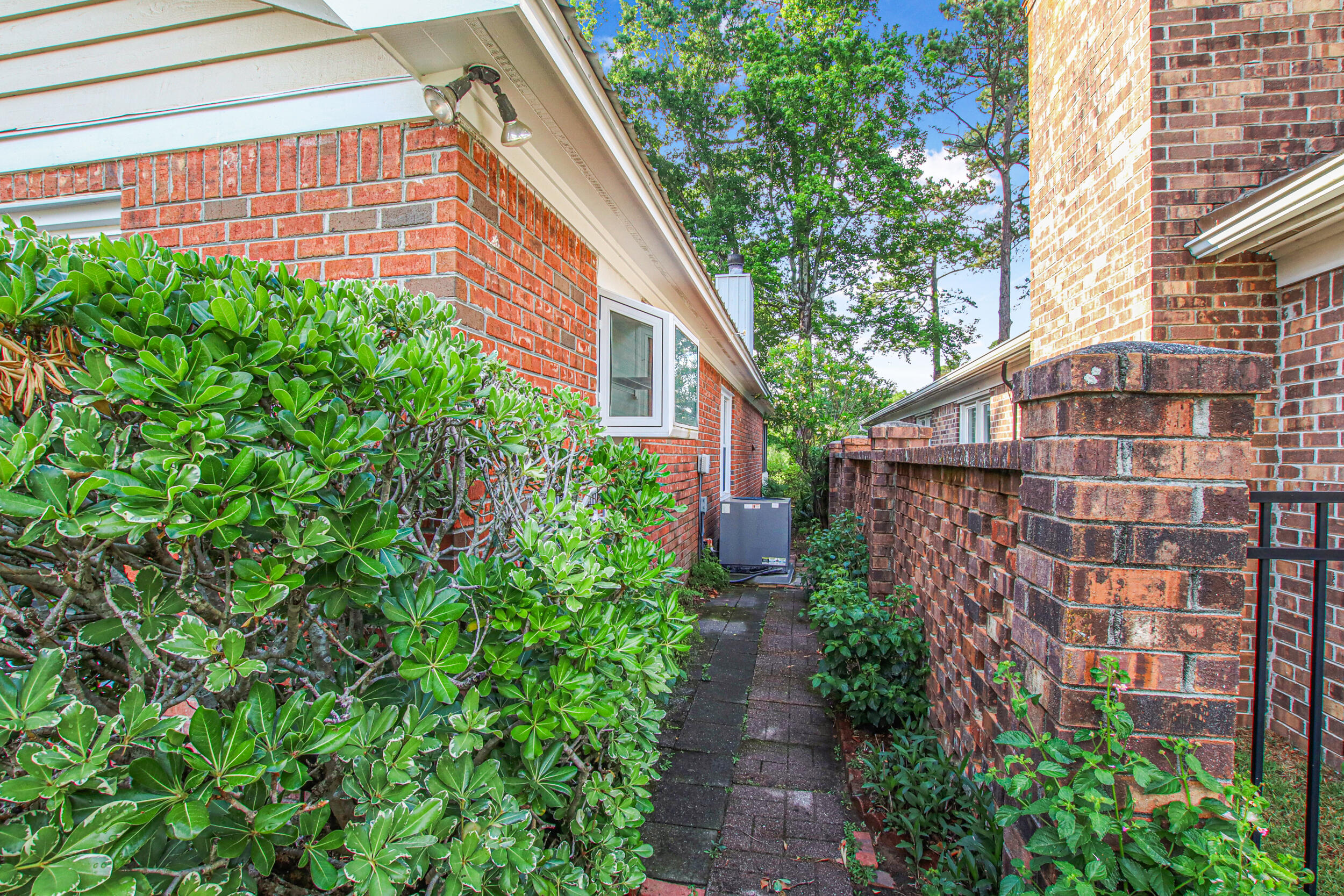 1668 Fairway Place Lane