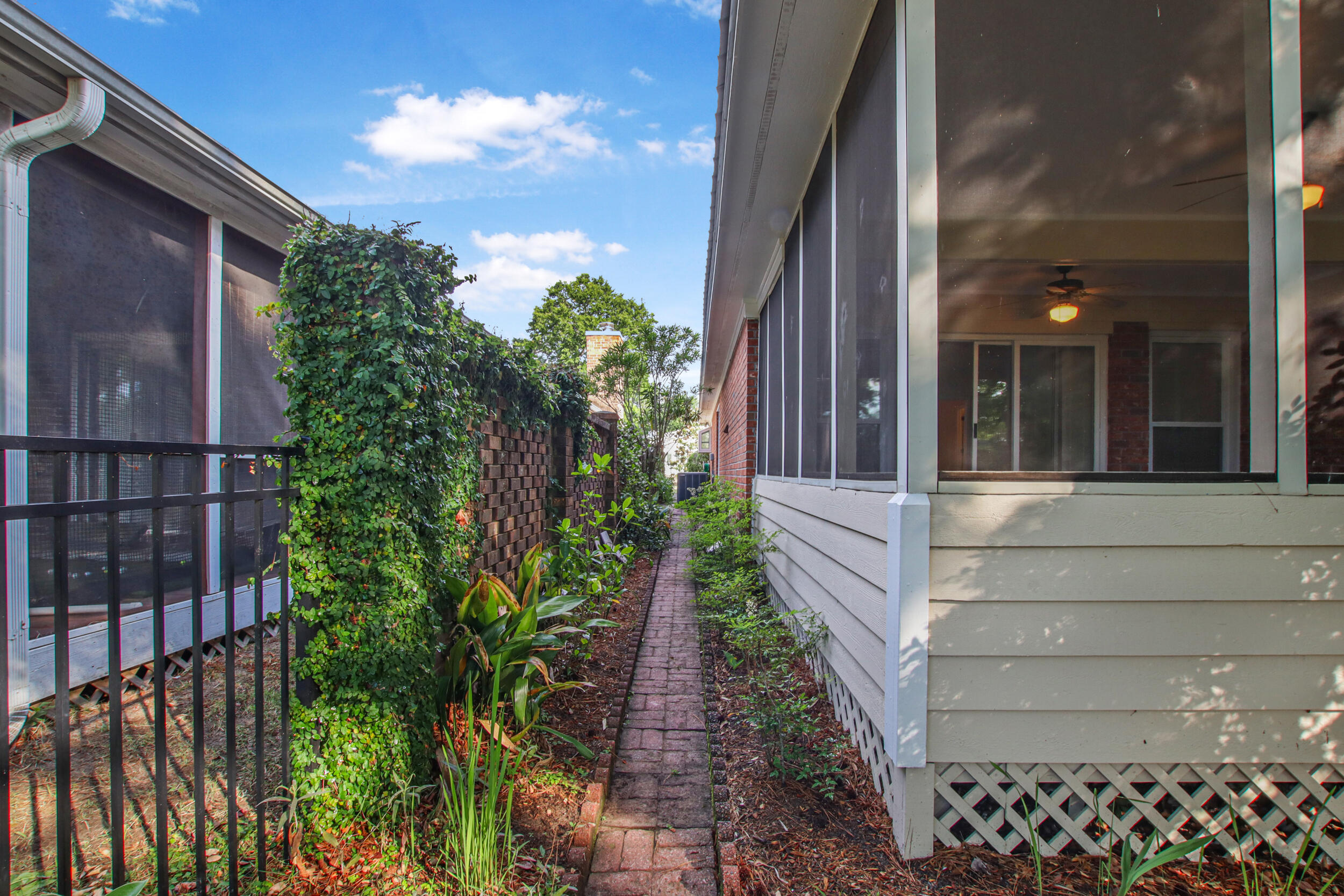1668 Fairway Place Lane