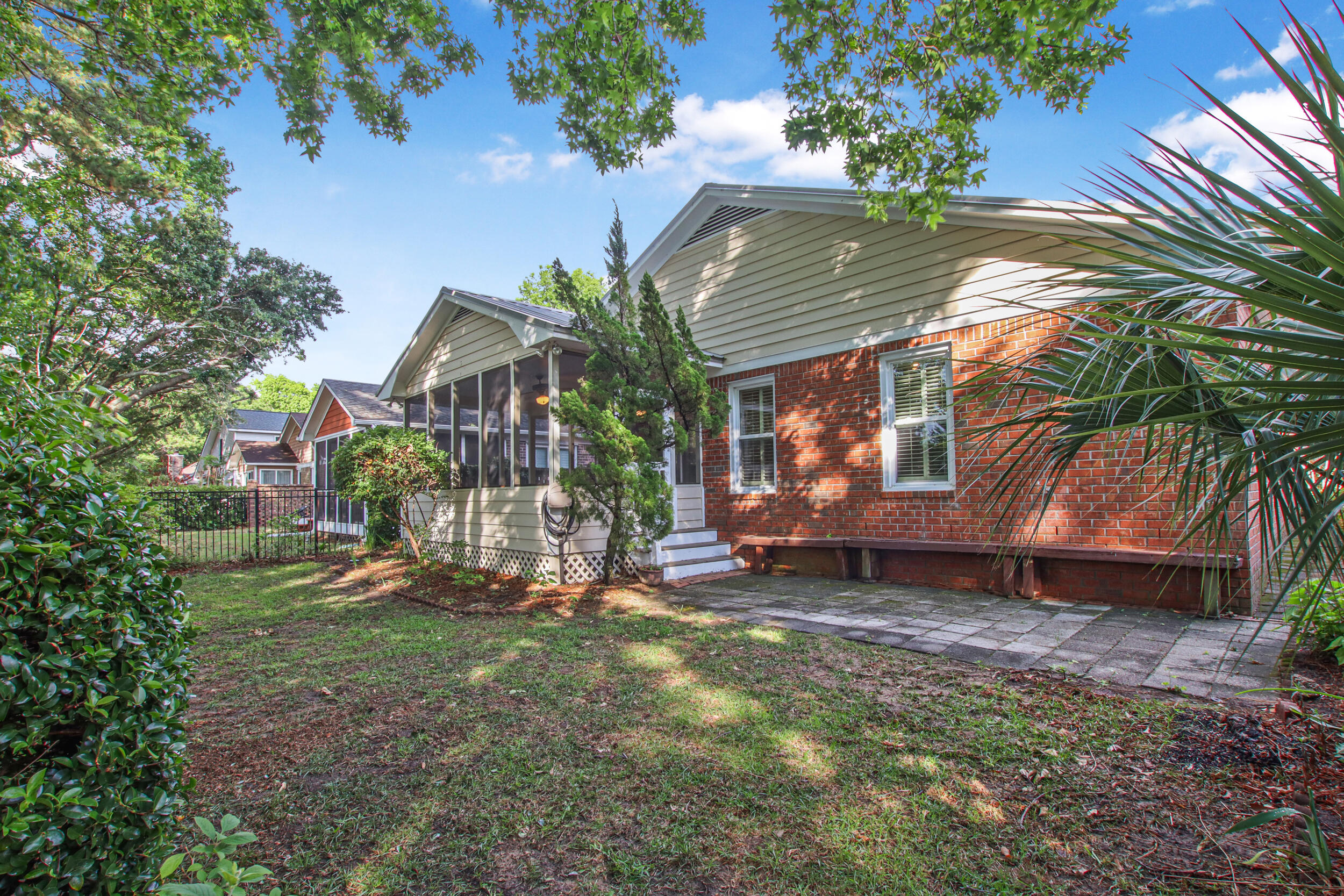 1668 Fairway Place Lane