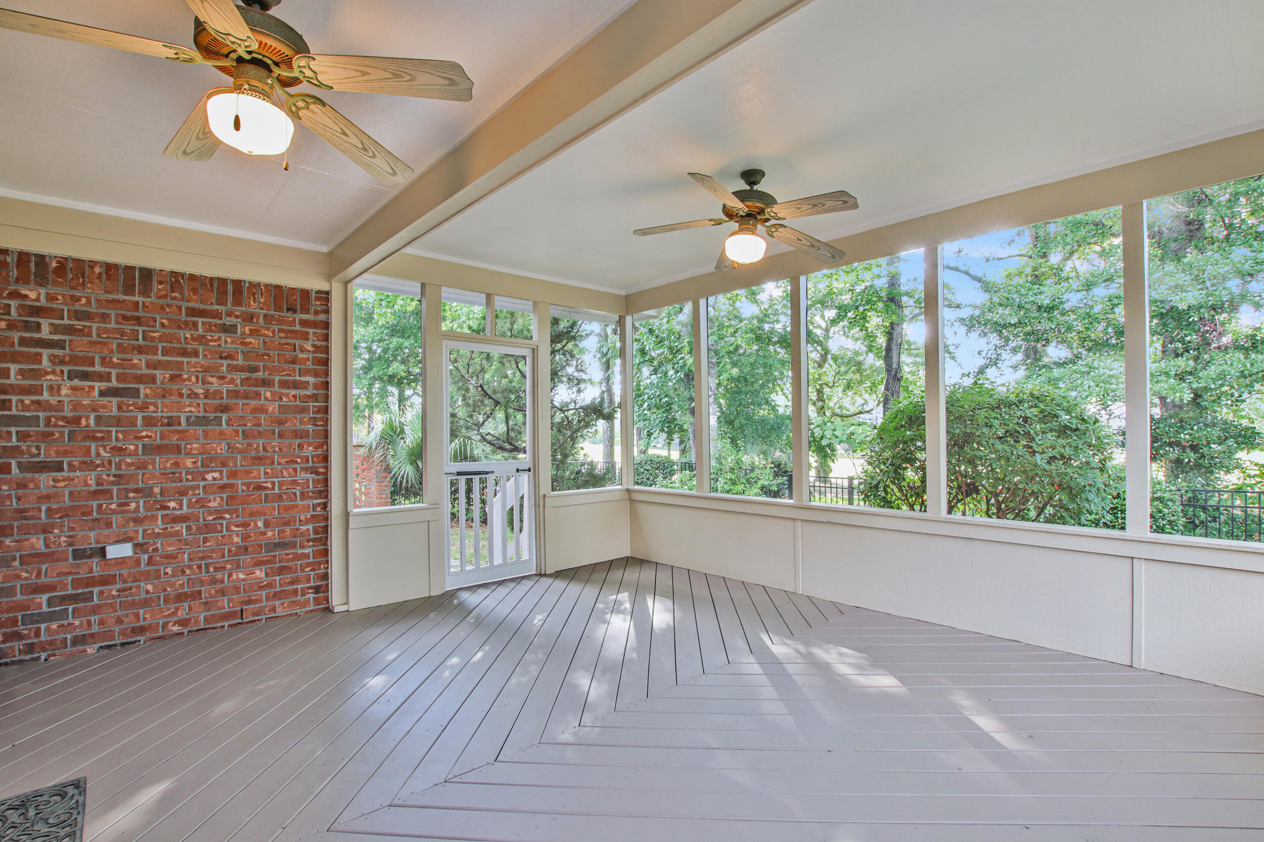 1668 Fairway Place Lane
